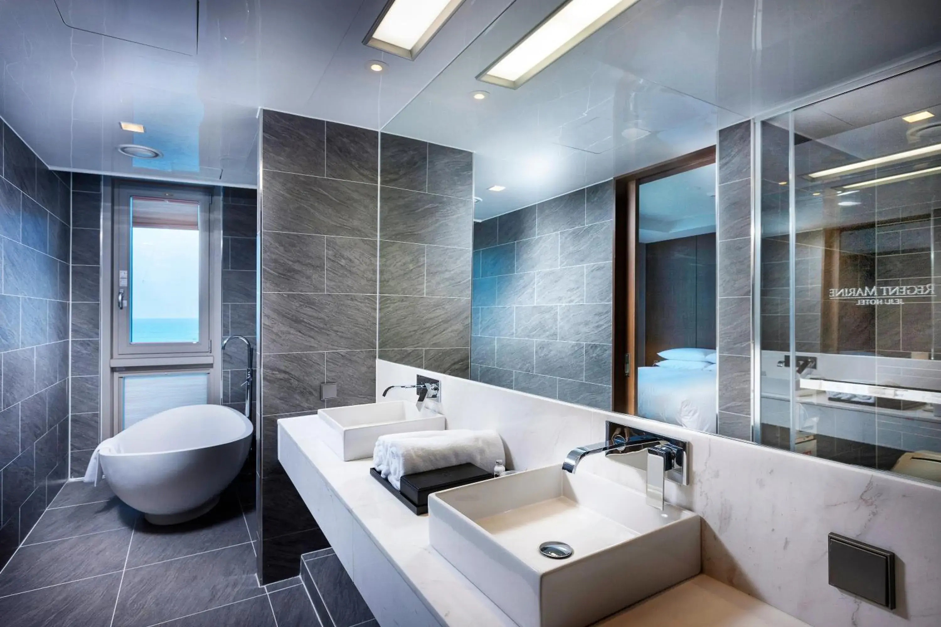 Bathroom in Hotel Regentmarine The Blue