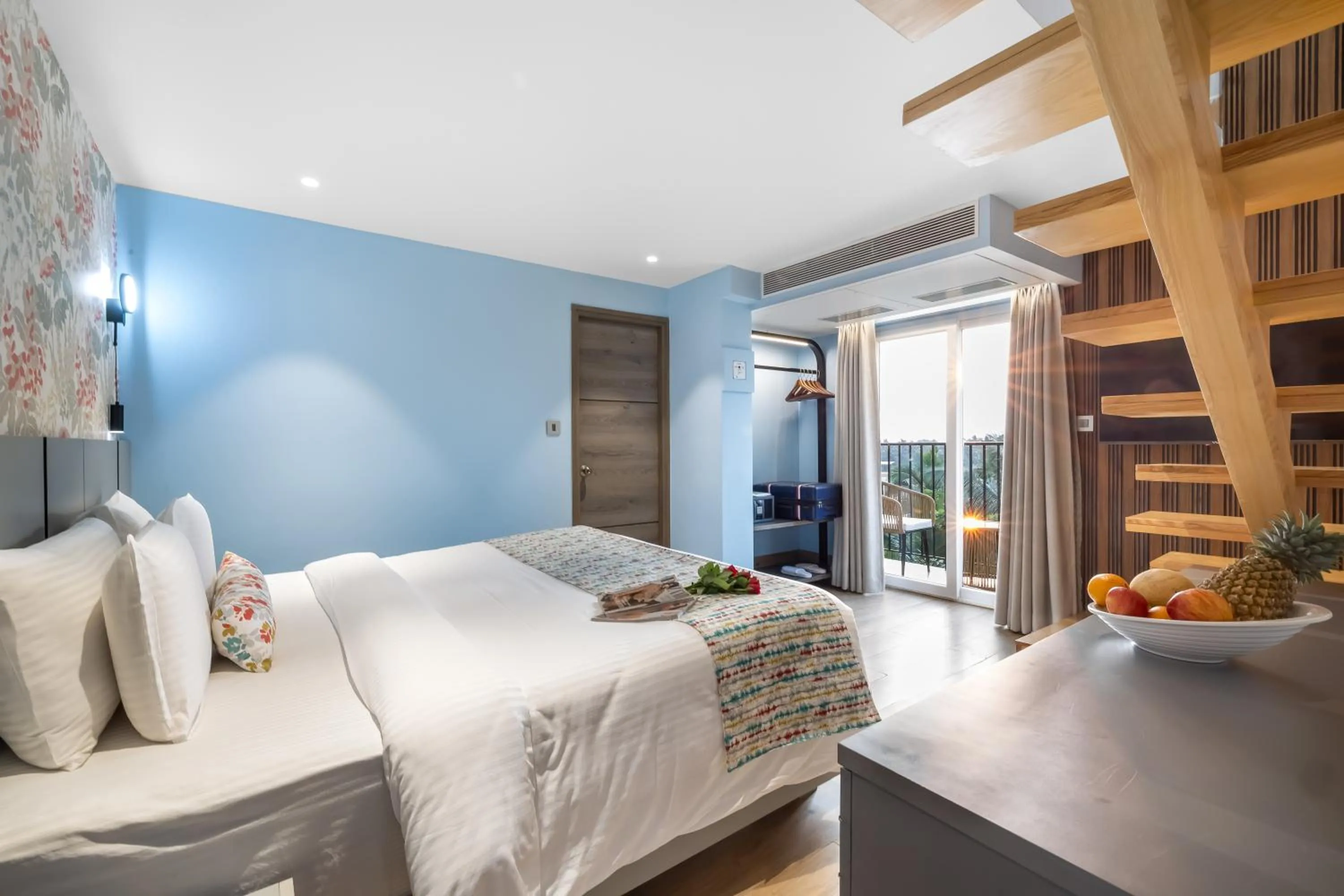 Bedroom, Bed in Clarion Hotel Ocean Palms Goa