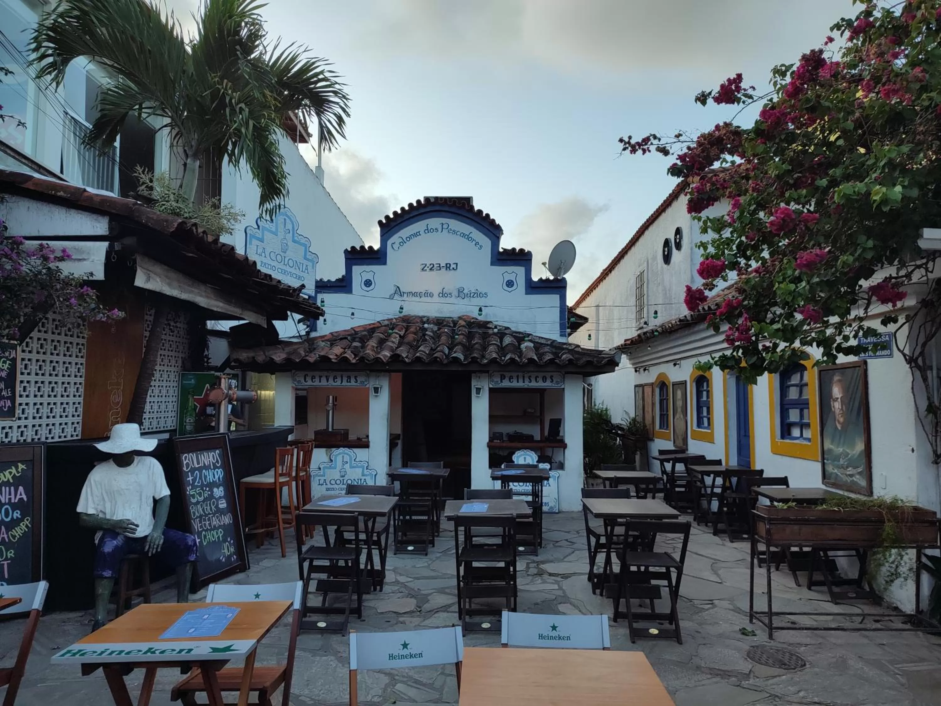 Restaurant/places to eat in Pousada L'étage