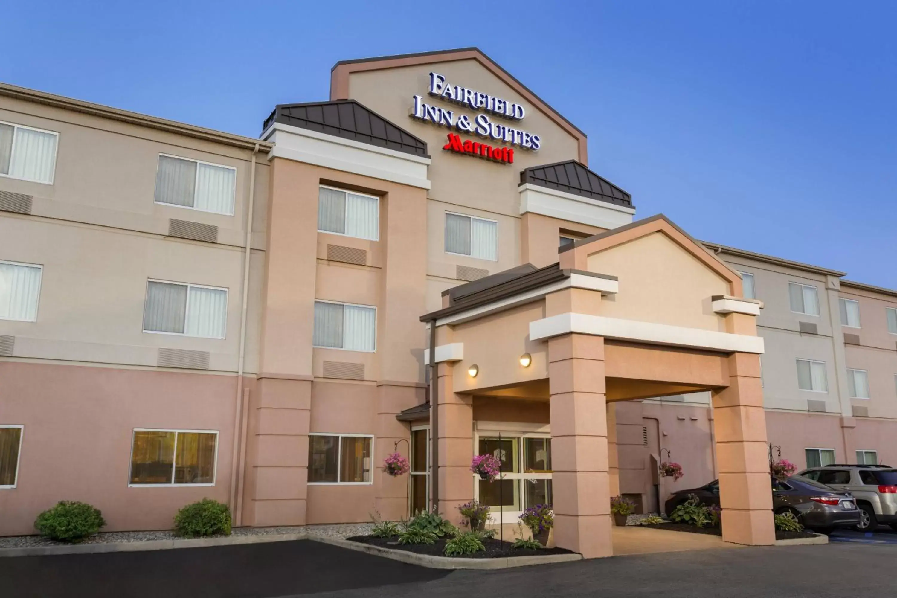 Property Building in Fairfield Inn & Suites by Marriott Toledo Maumee