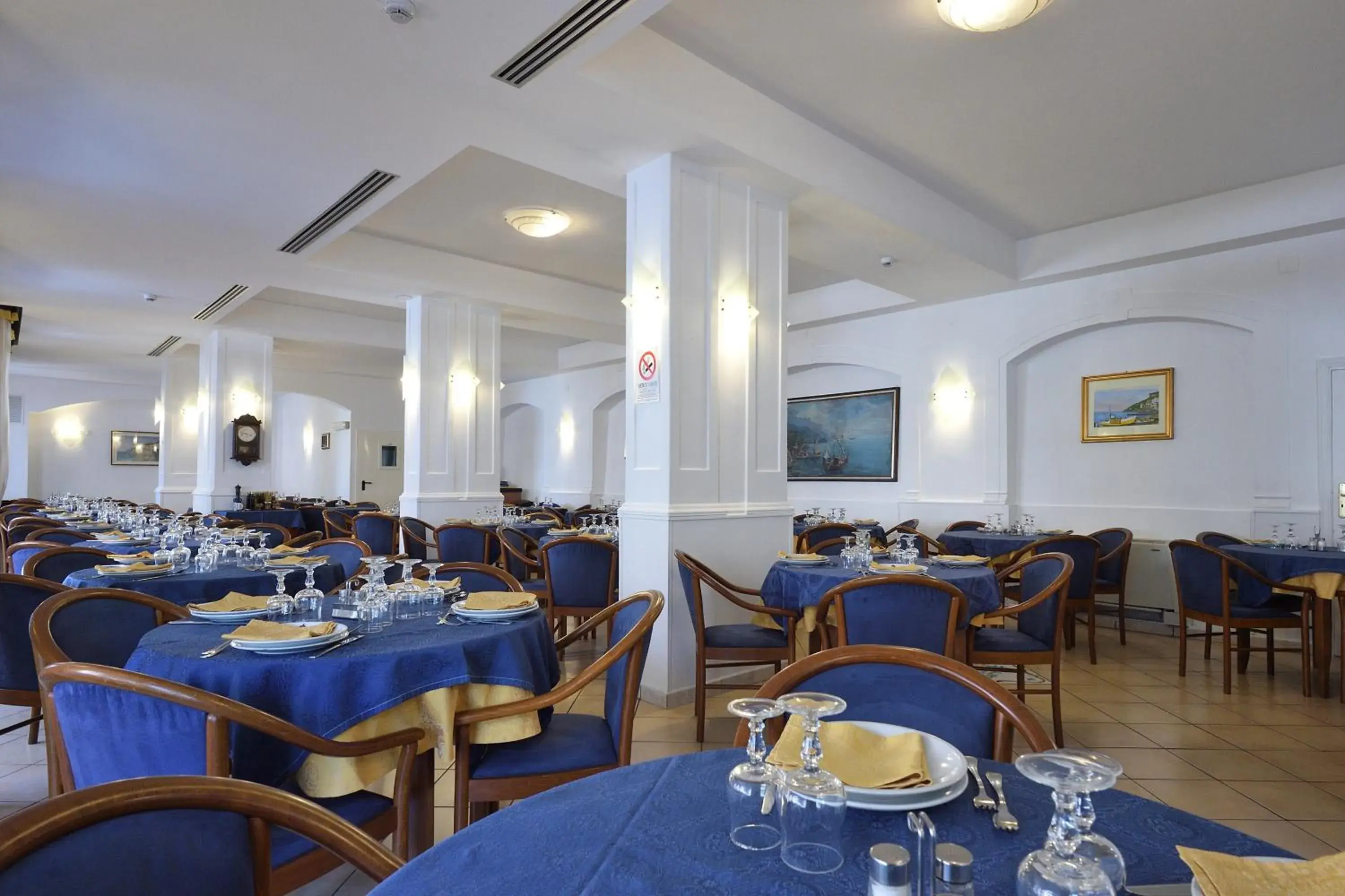 Restaurant/Places to Eat in Hotel Settebello