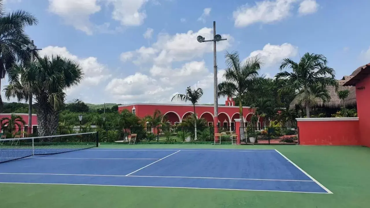 Property building, Tennis/Squash in Hacienda María Elena Yucatán