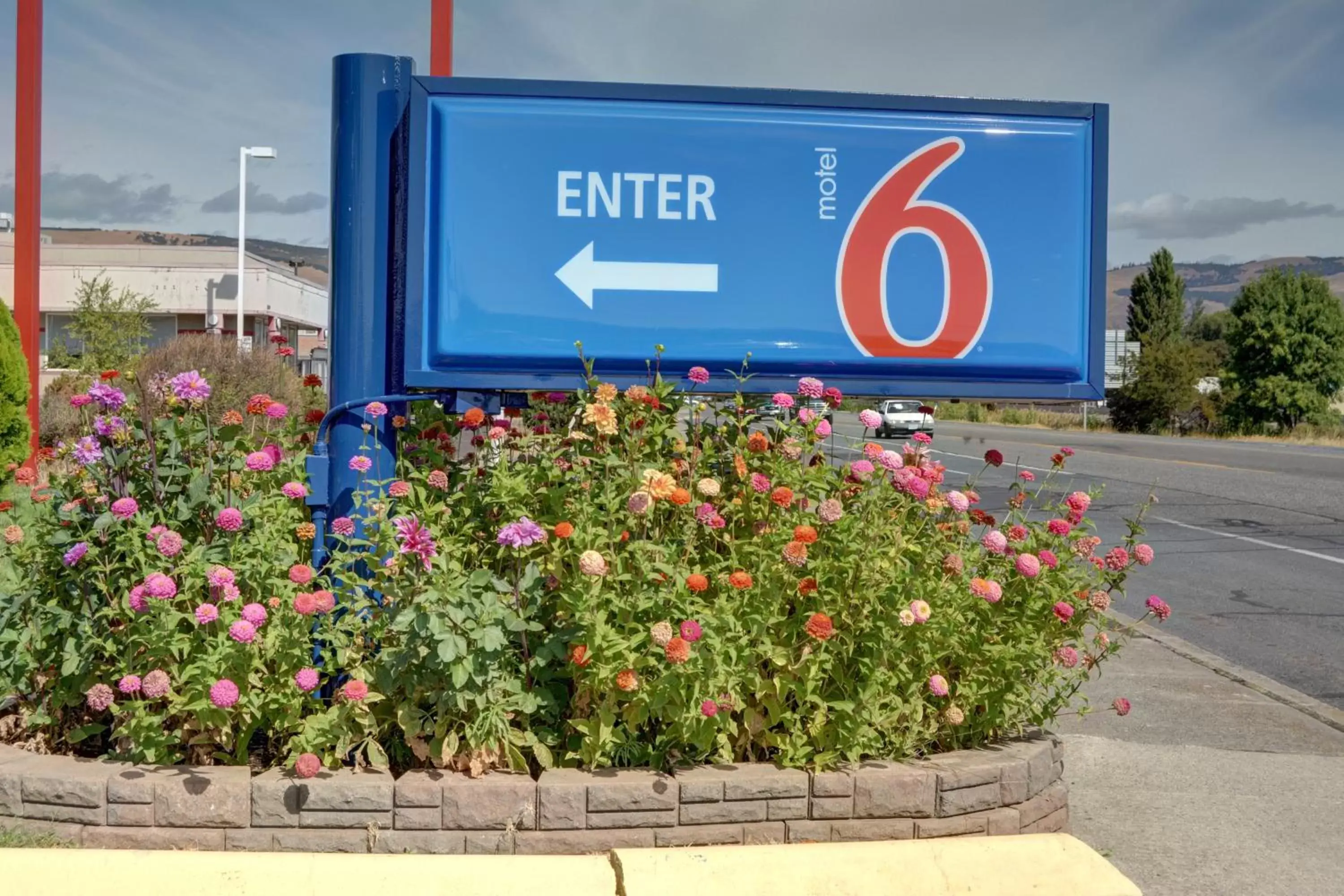 Decorative detail, Property Logo/Sign in Motel 6-The Dalles, OR