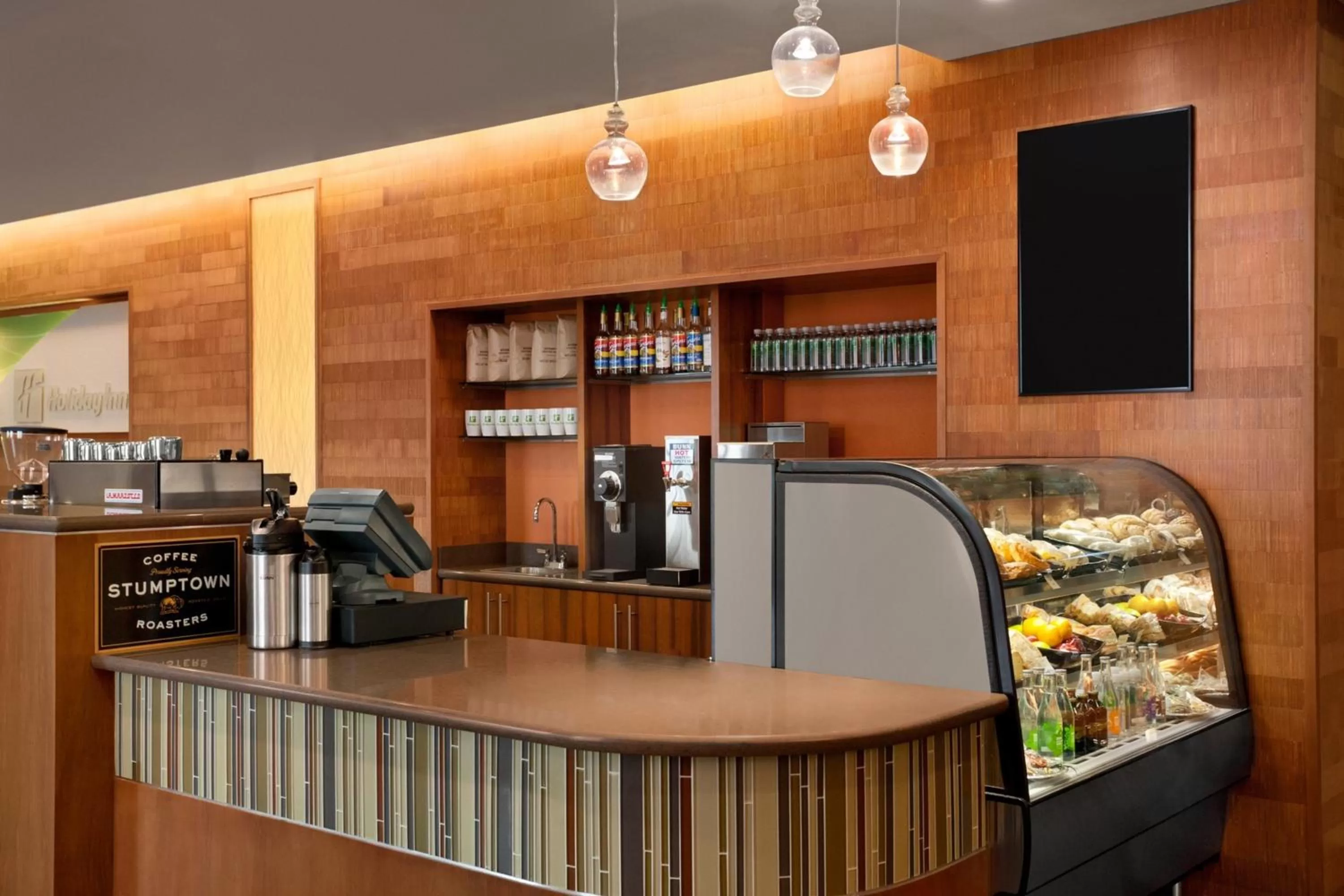 Restaurant/places to eat in Holiday Inn Portland-Airport I-205 by IHG