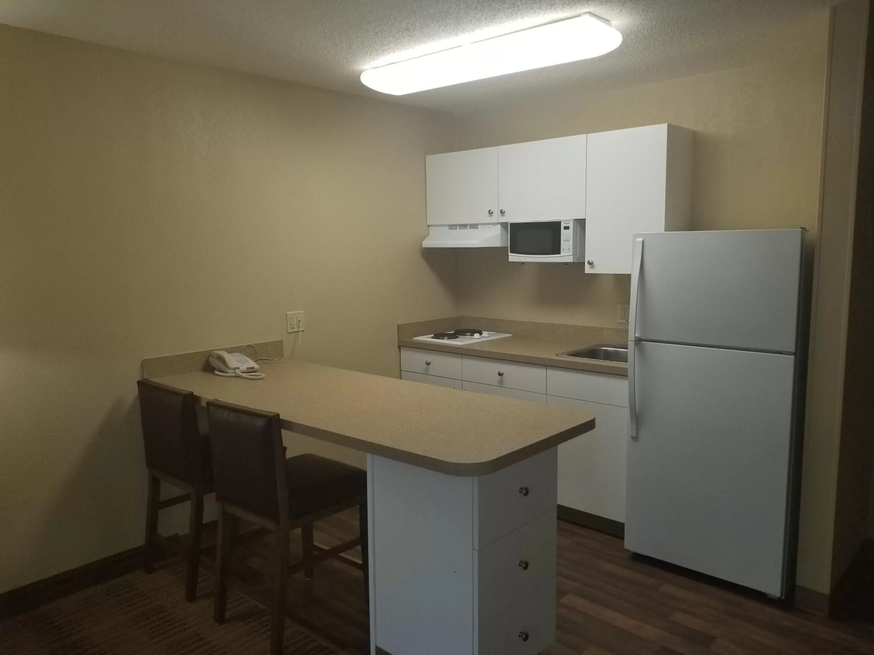 Kitchen or kitchenette in Extended Stay America Premier Suites - Miami - Airport - Miami Springs