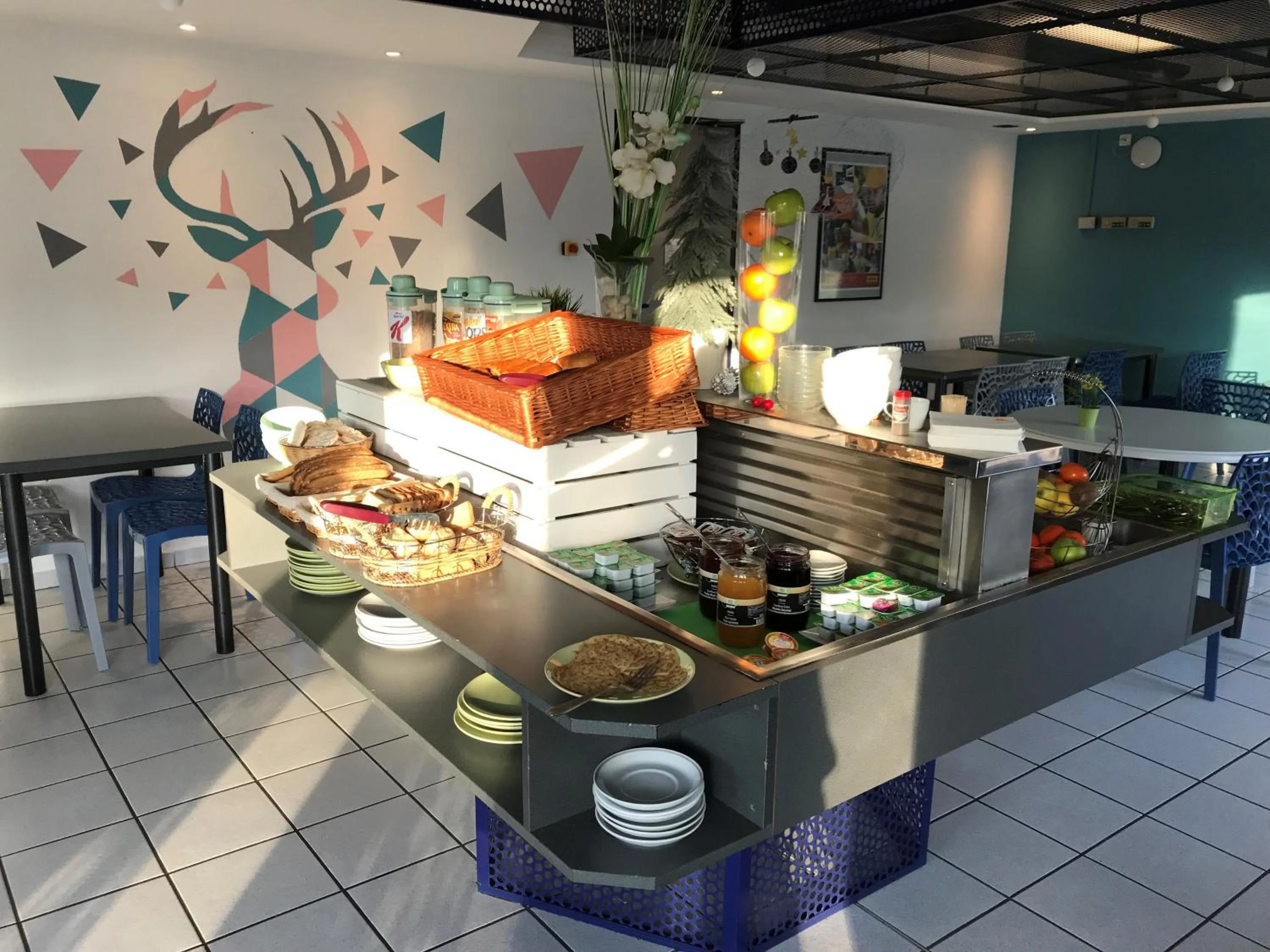 Food and drinks in initial by balladins Tours Sud