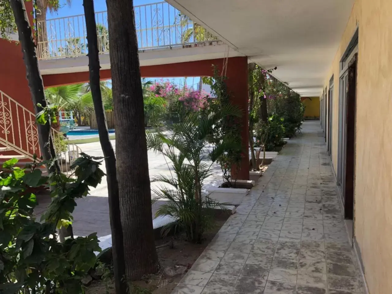 Patio in Hotel Calafia