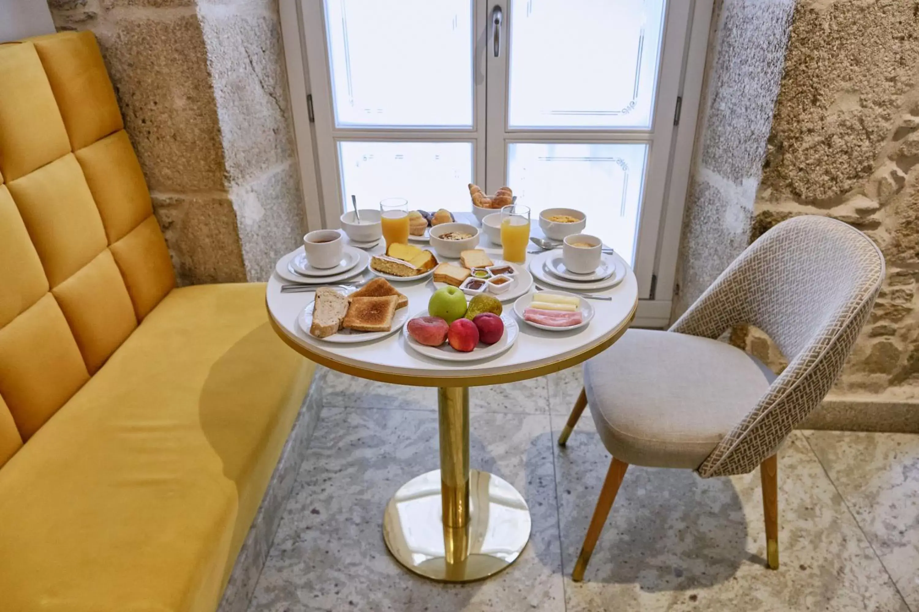 Continental breakfast in Hotel Praza Quintana