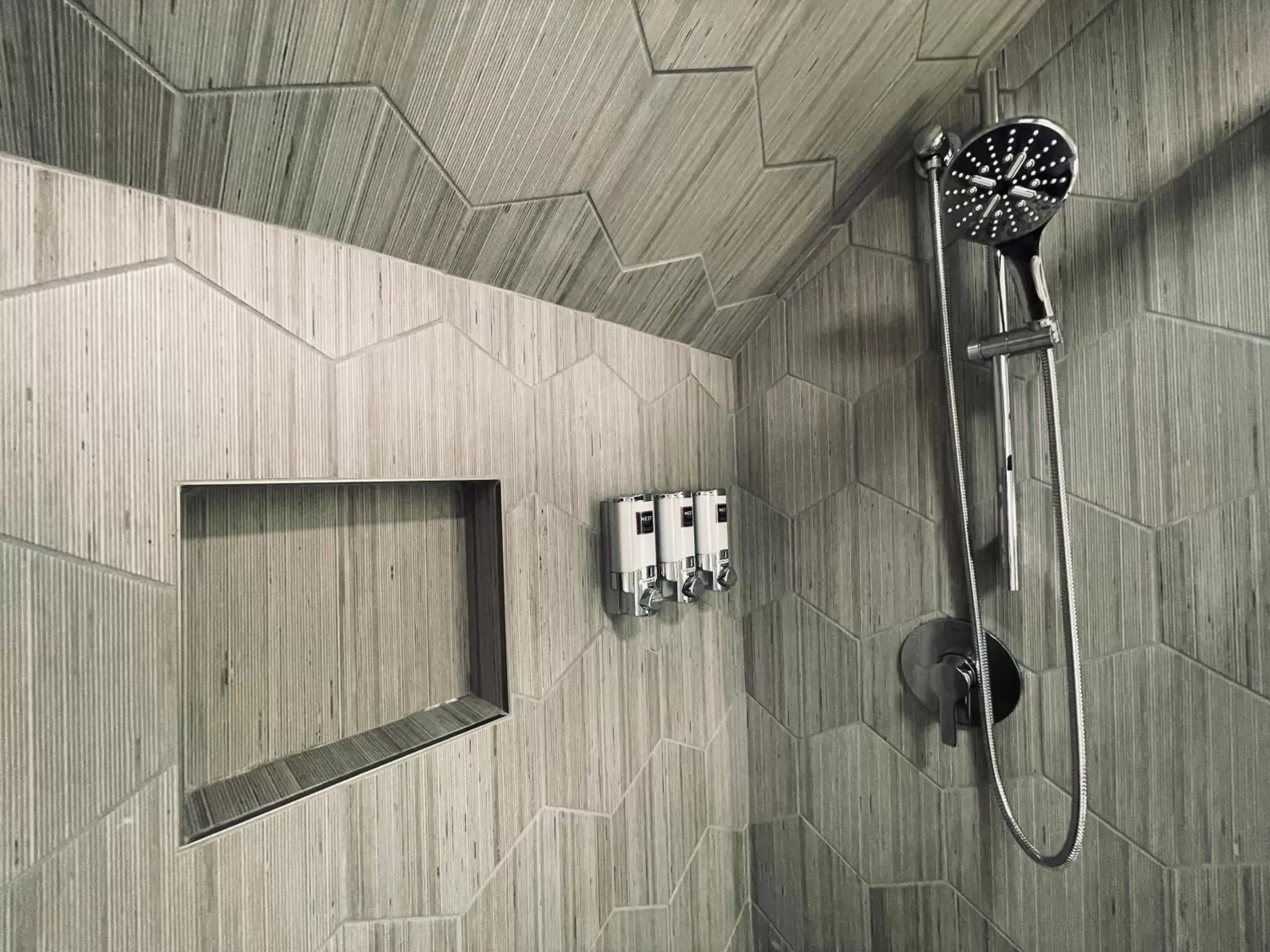 Shower, Bathroom in Hotel Koxie