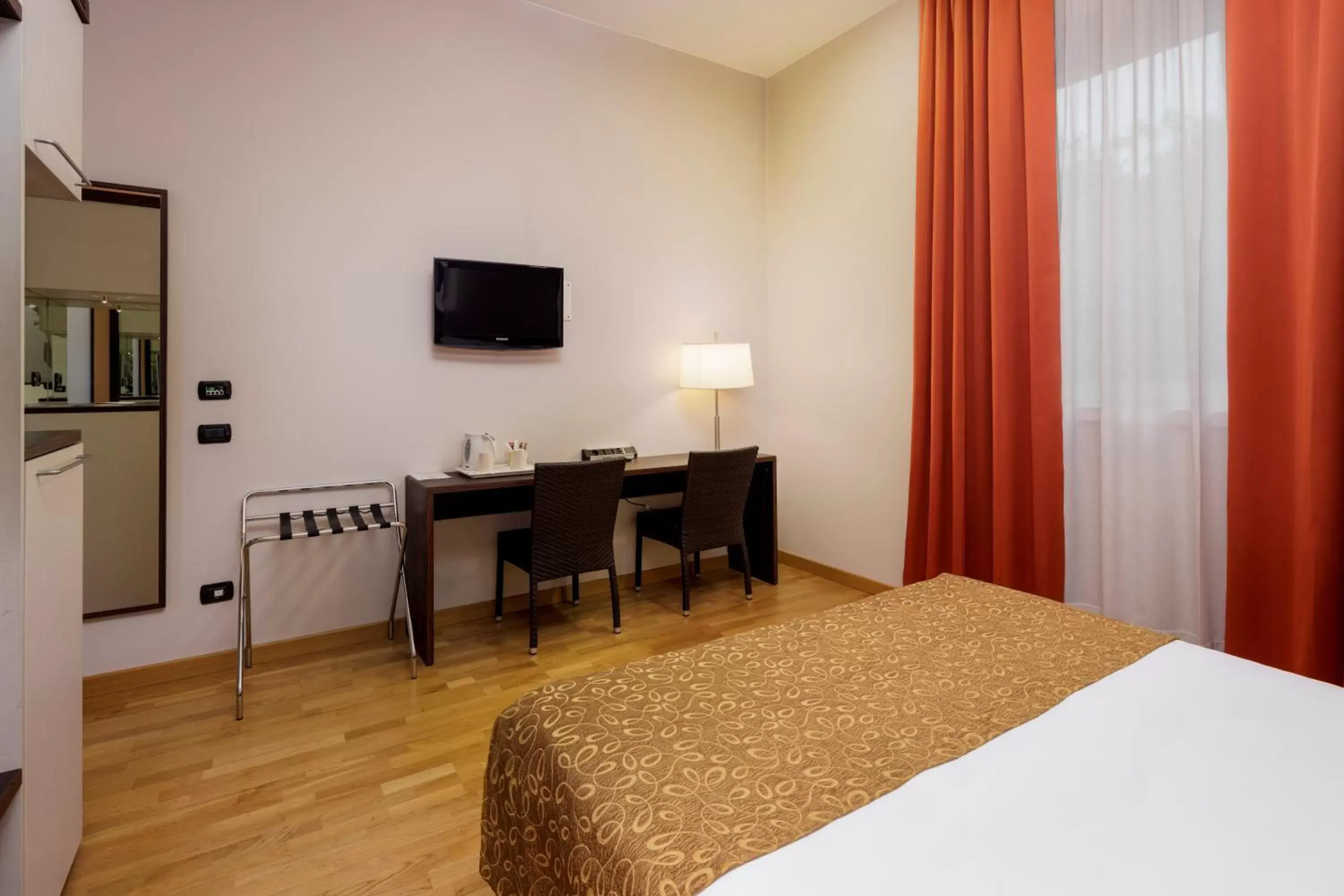 Facility for disabled guests, Bed in Best Western Falck Village Milano Sesto