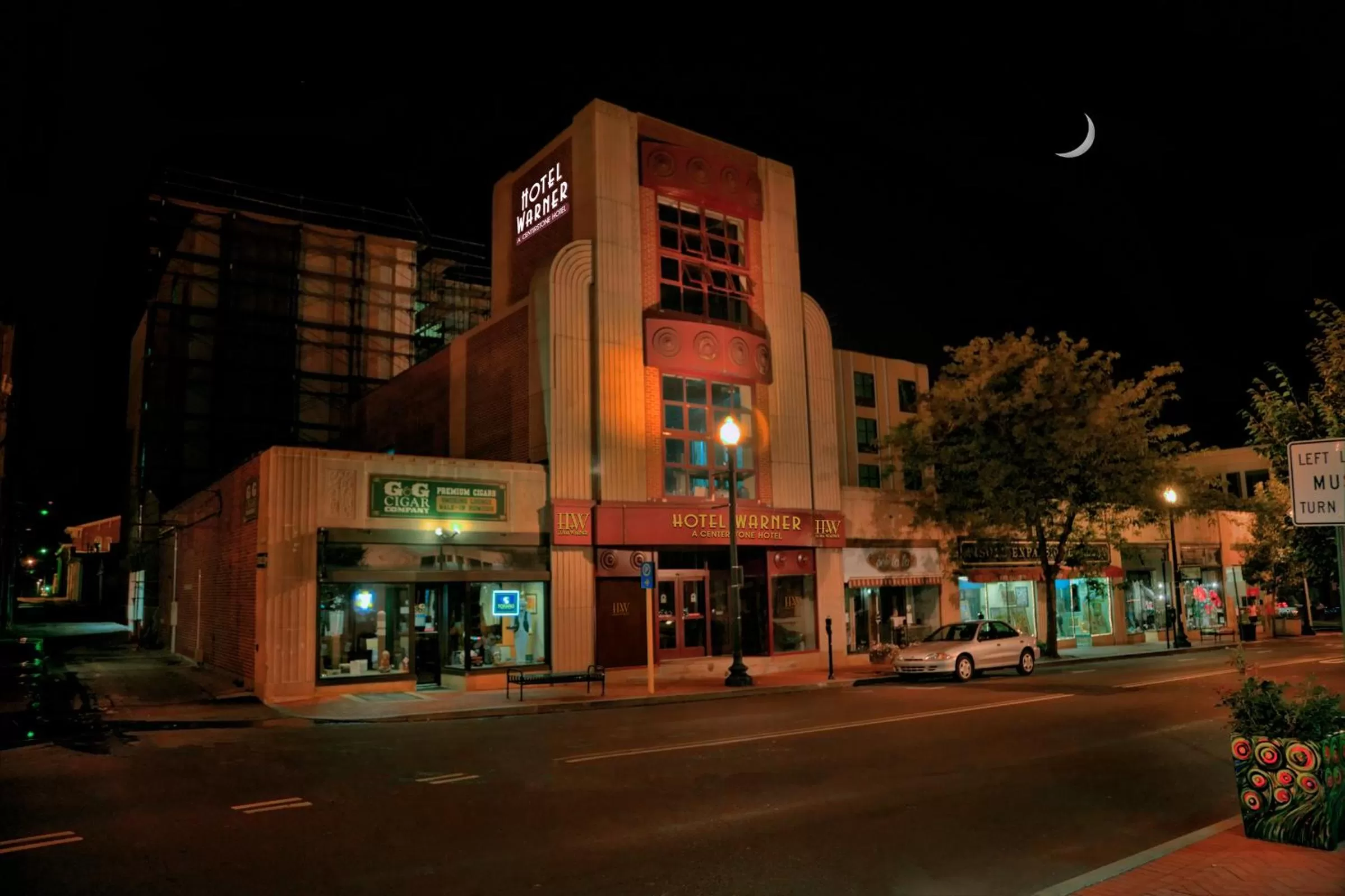 Facade/entrance in The Hotel Warner