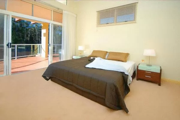 Bedroom, Bed in Magnolia Lane Apartments