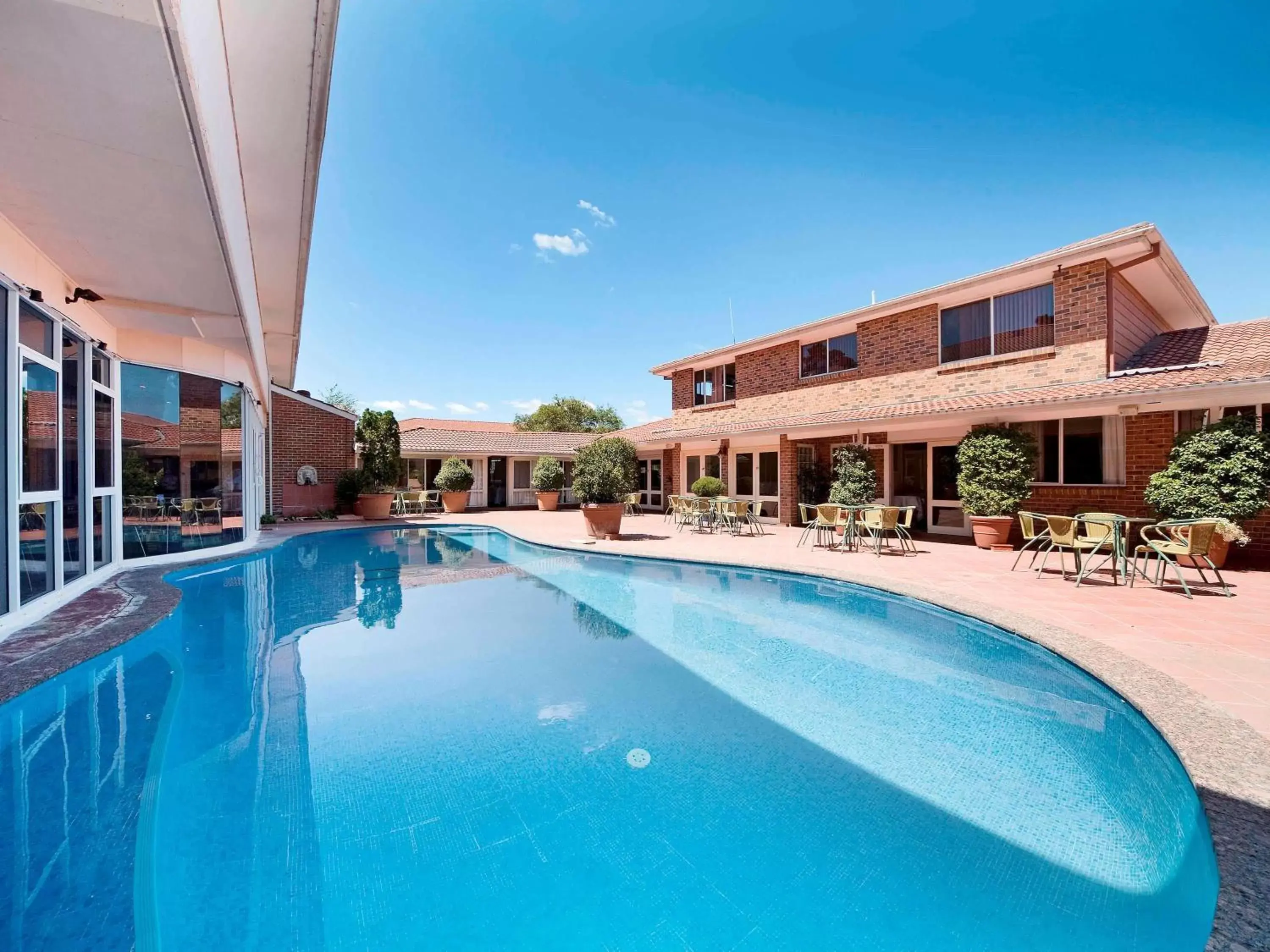 Balcony/Terrace, Swimming Pool in ibis Styles Canberra