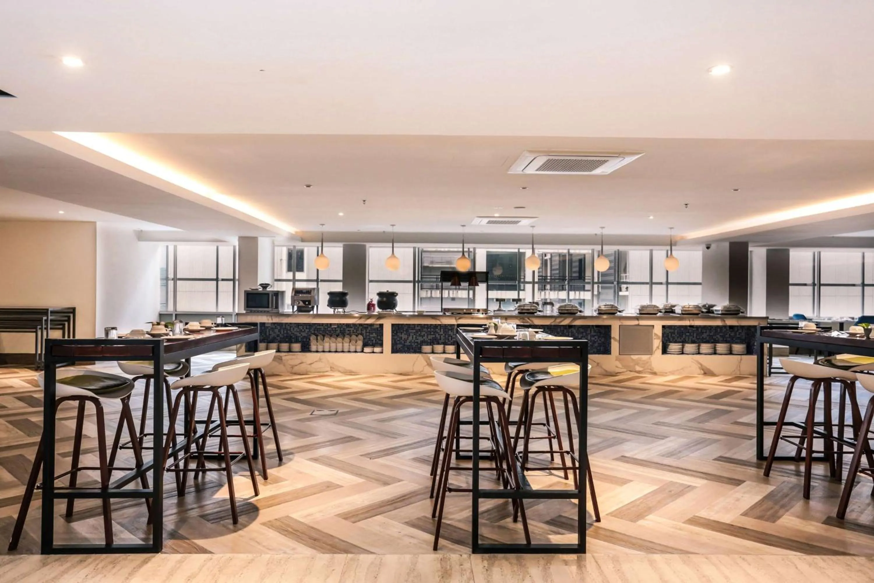 Restaurant/places to eat in Days Hotel & Suites by Wyndham KL - Chan Sow Lin MRT or LRT