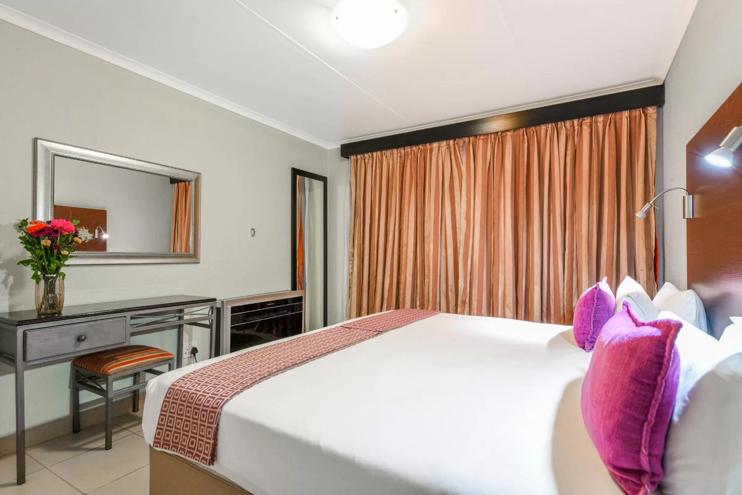 Bed in Mercure Hotel Nelspruit