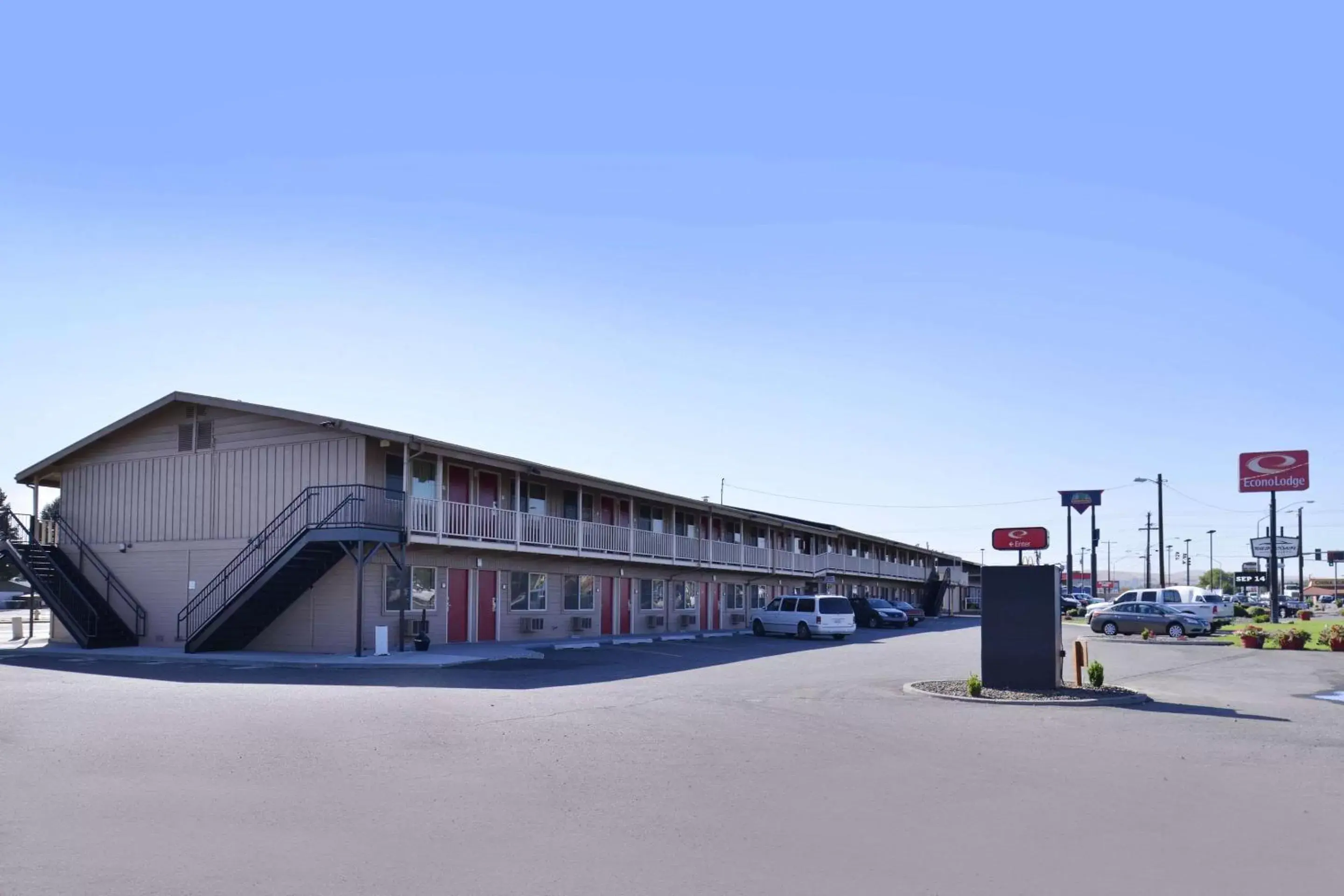 Property Building in Econo Lodge Kennewick