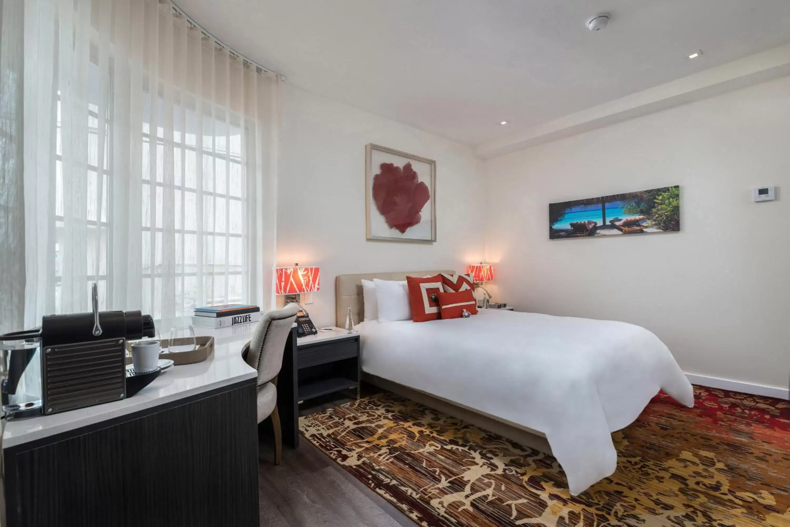 Bed in The Marlin Hotel Bed in The Marlin Hotel