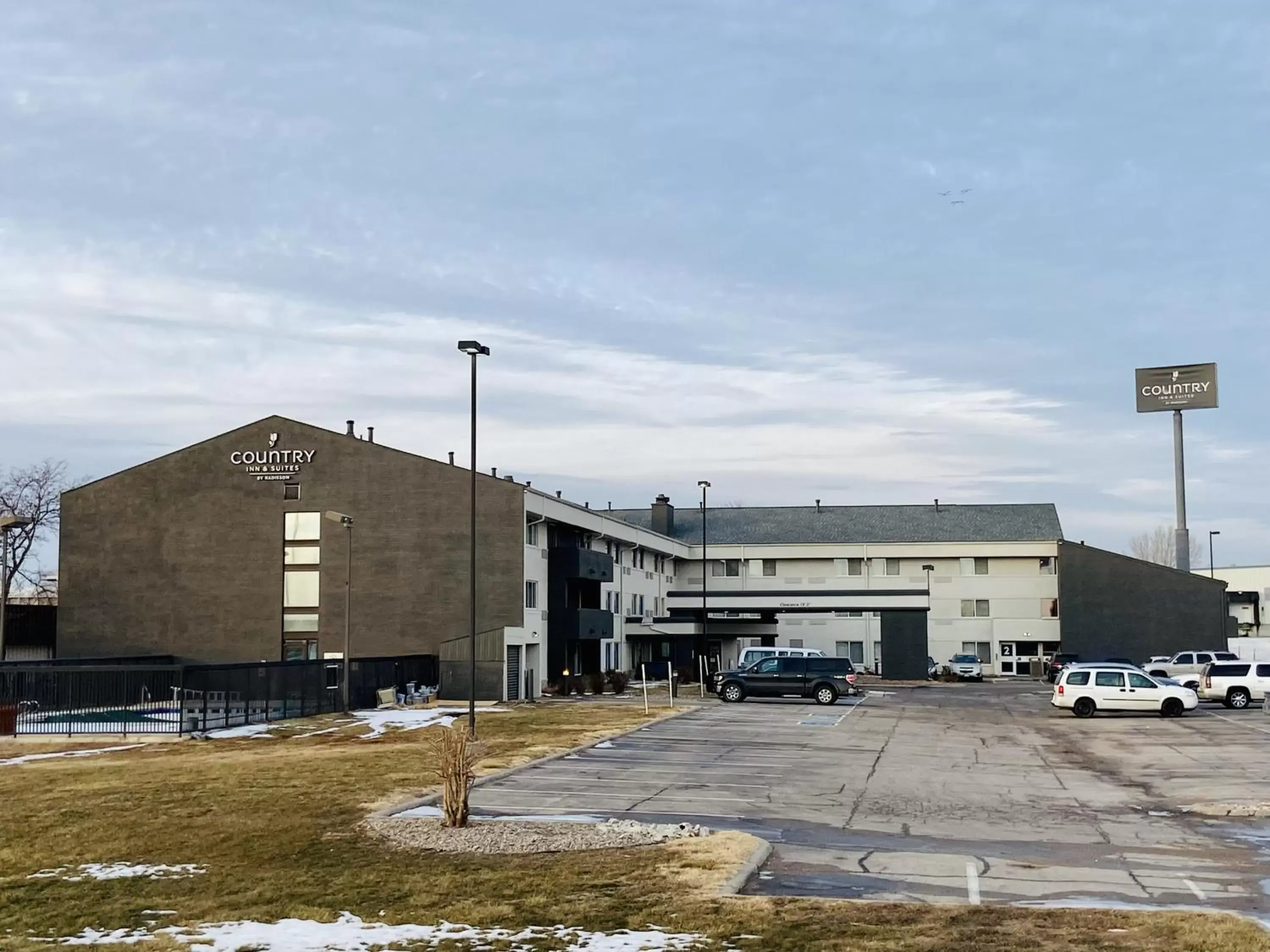 Property Building in Country Inn & Suites by Radisson, Lincoln Airport, NE