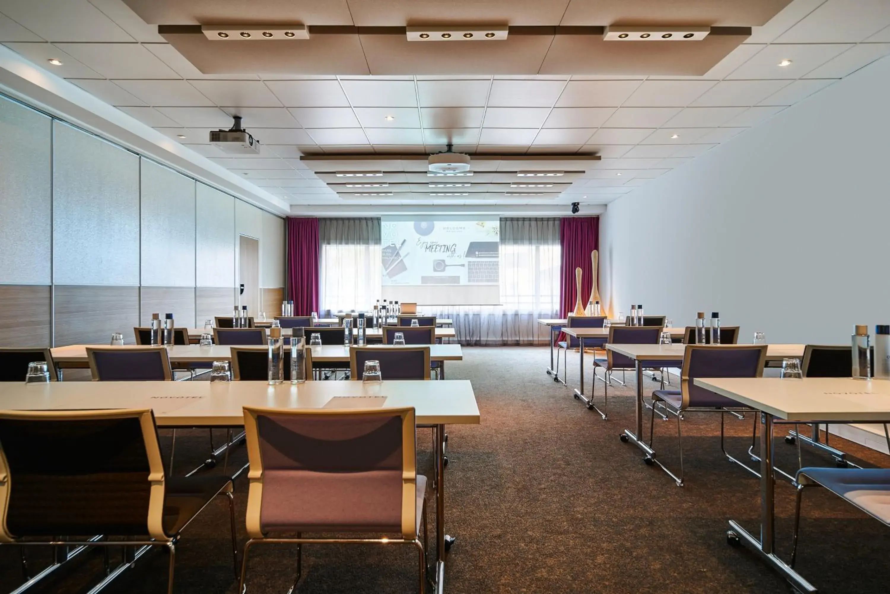 Meeting/conference room, Restaurant/Places to Eat in Novotel Paris Rueil Malmaison