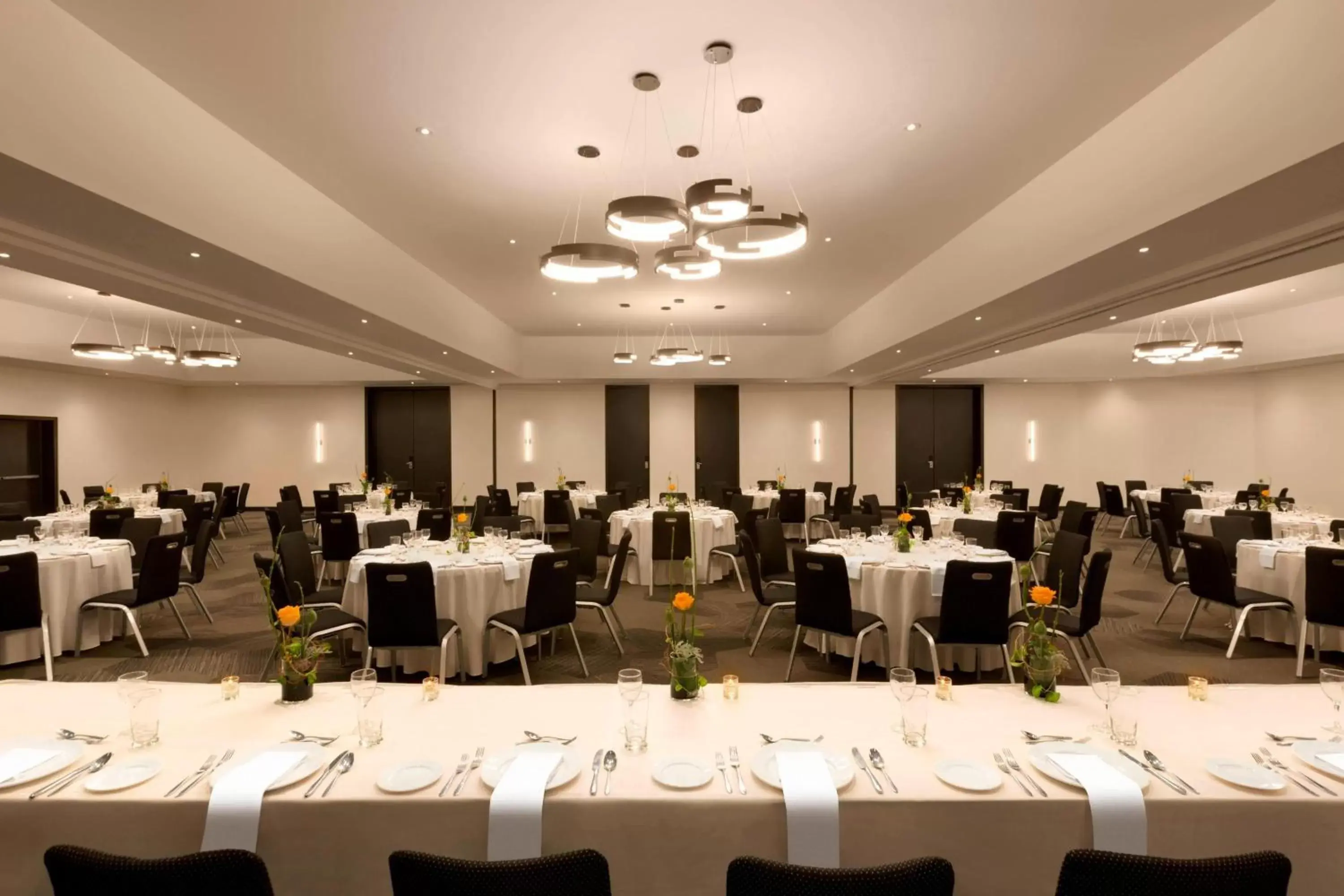 Meeting/conference room, Banquet Facilities in Hotel PUR, Quebec, a Tribute Portfolio Hotel