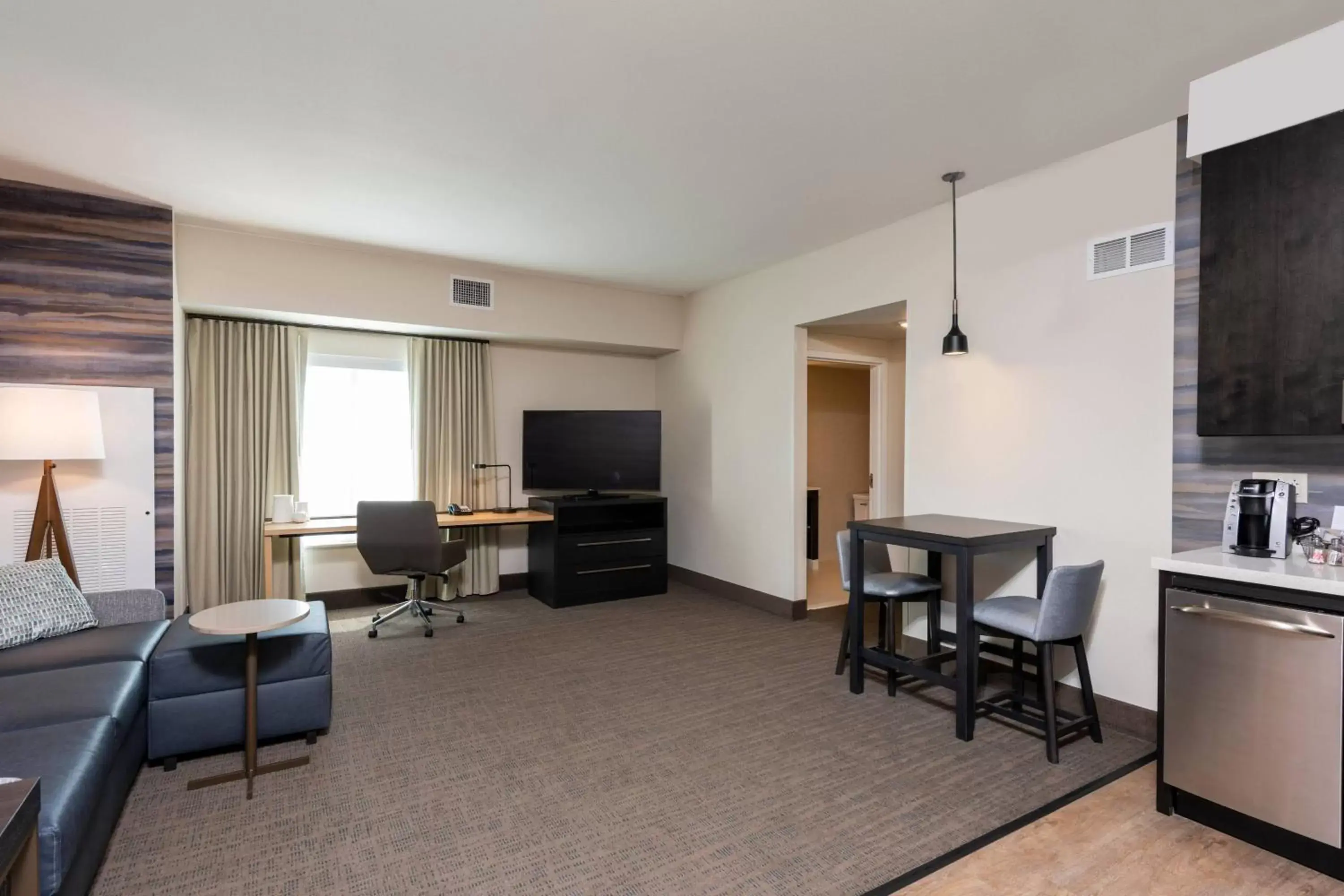 Bedroom, TV/Entertainment Center in Residence Inn by Marriott Indianapolis South/Greenwood