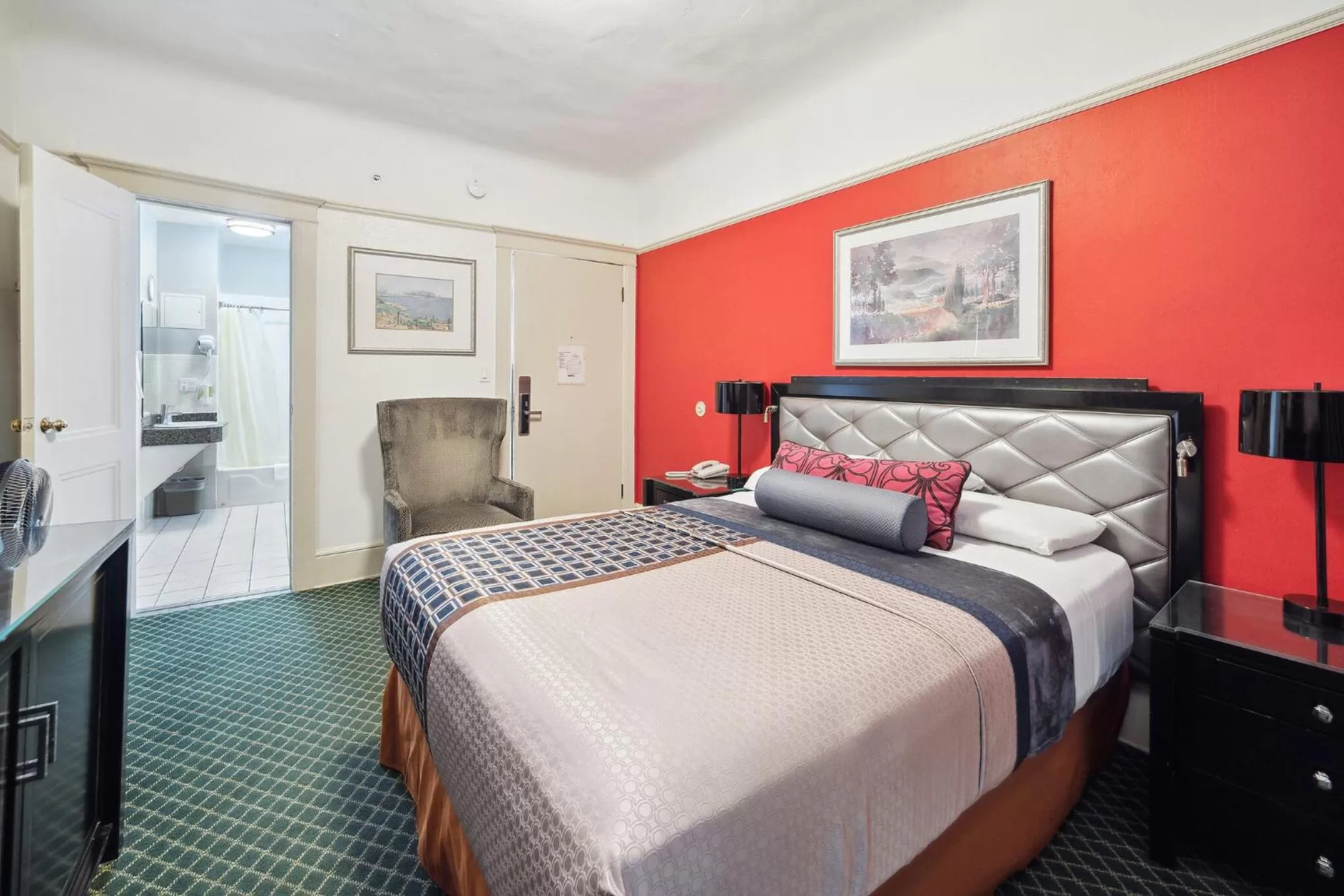 Bed in Union Square Plaza Hotel