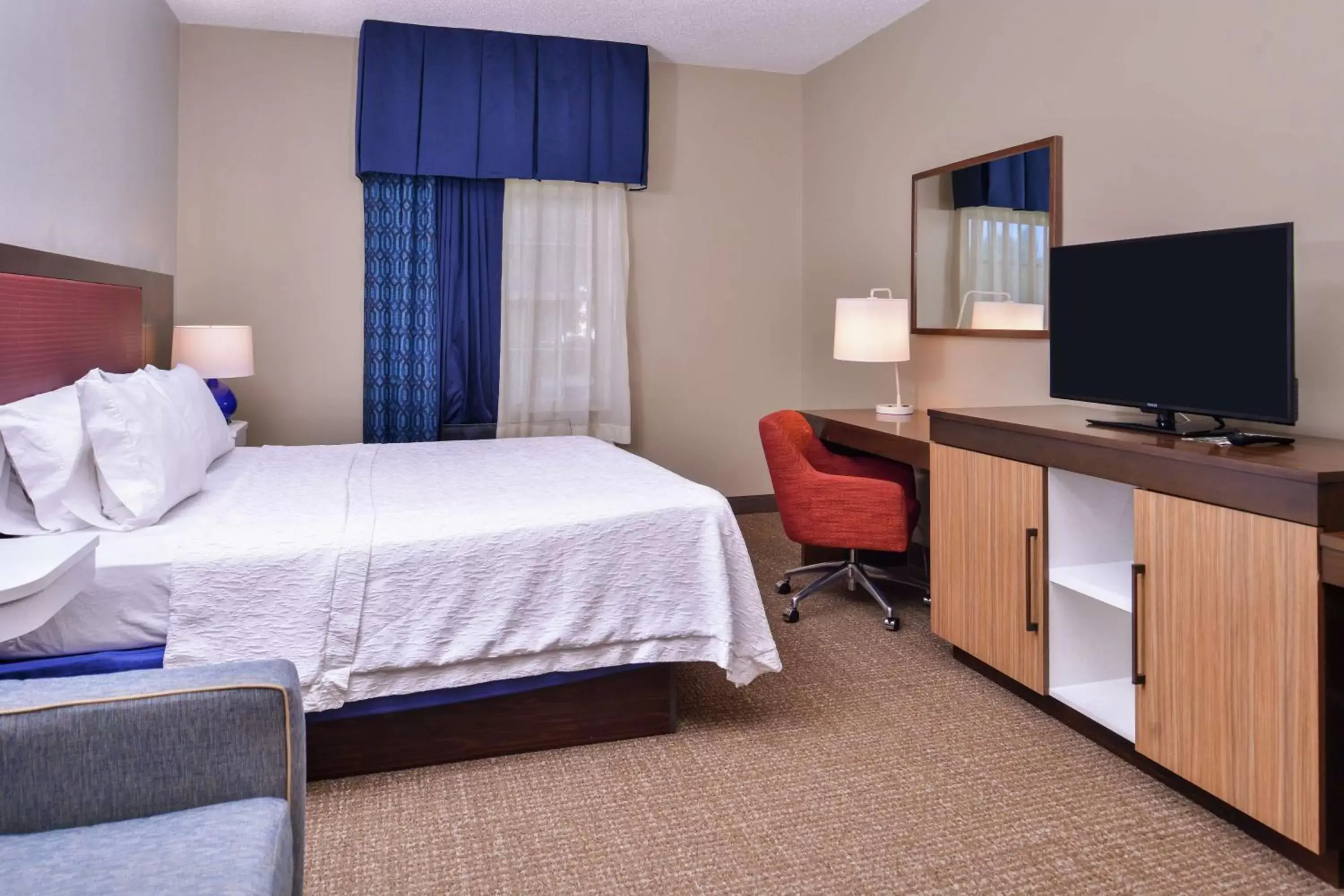 Bedroom, Bed in Hampton Inn Lexington Historic Area