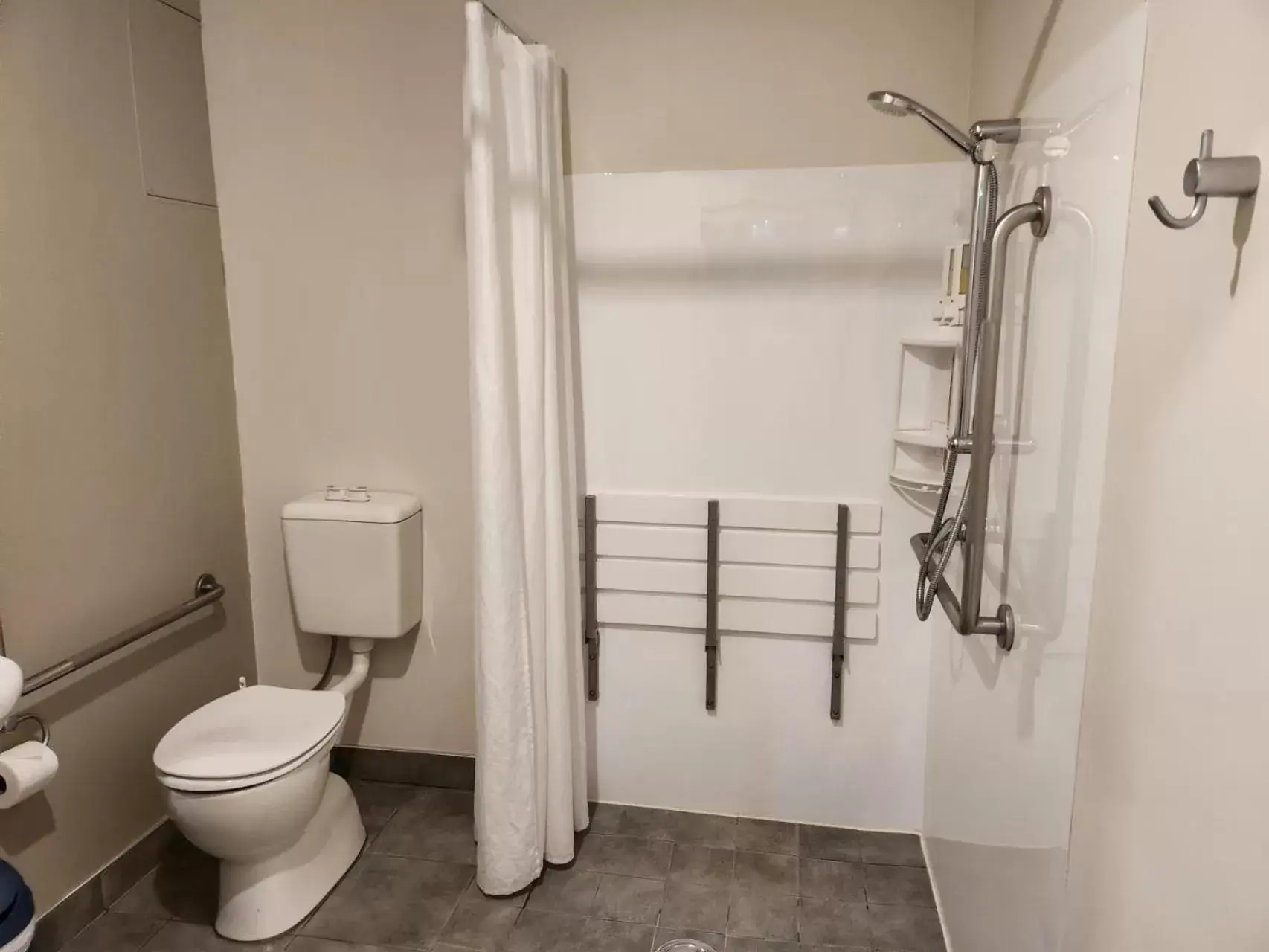 Shower, Bathroom in Landmark Manor