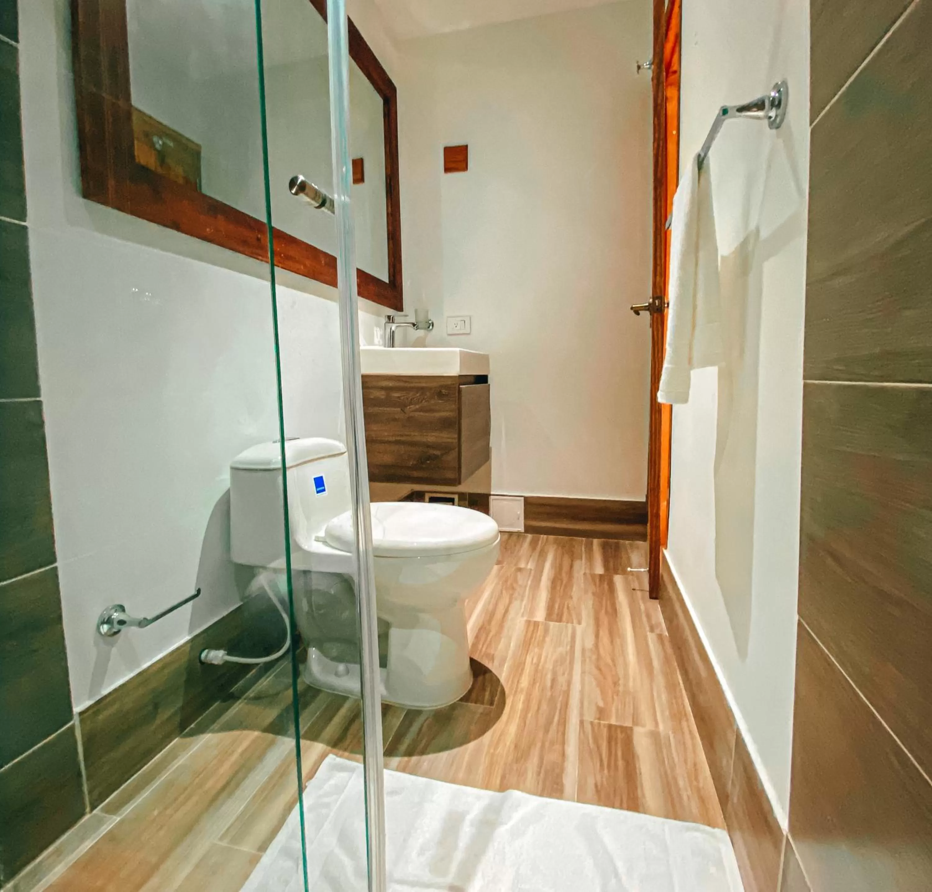 Bathroom in In Di House of Reggae Boutique