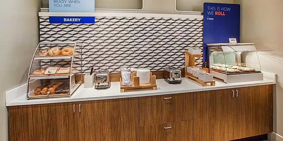 Holiday Inn Express & Suites - Lumberton by IHG