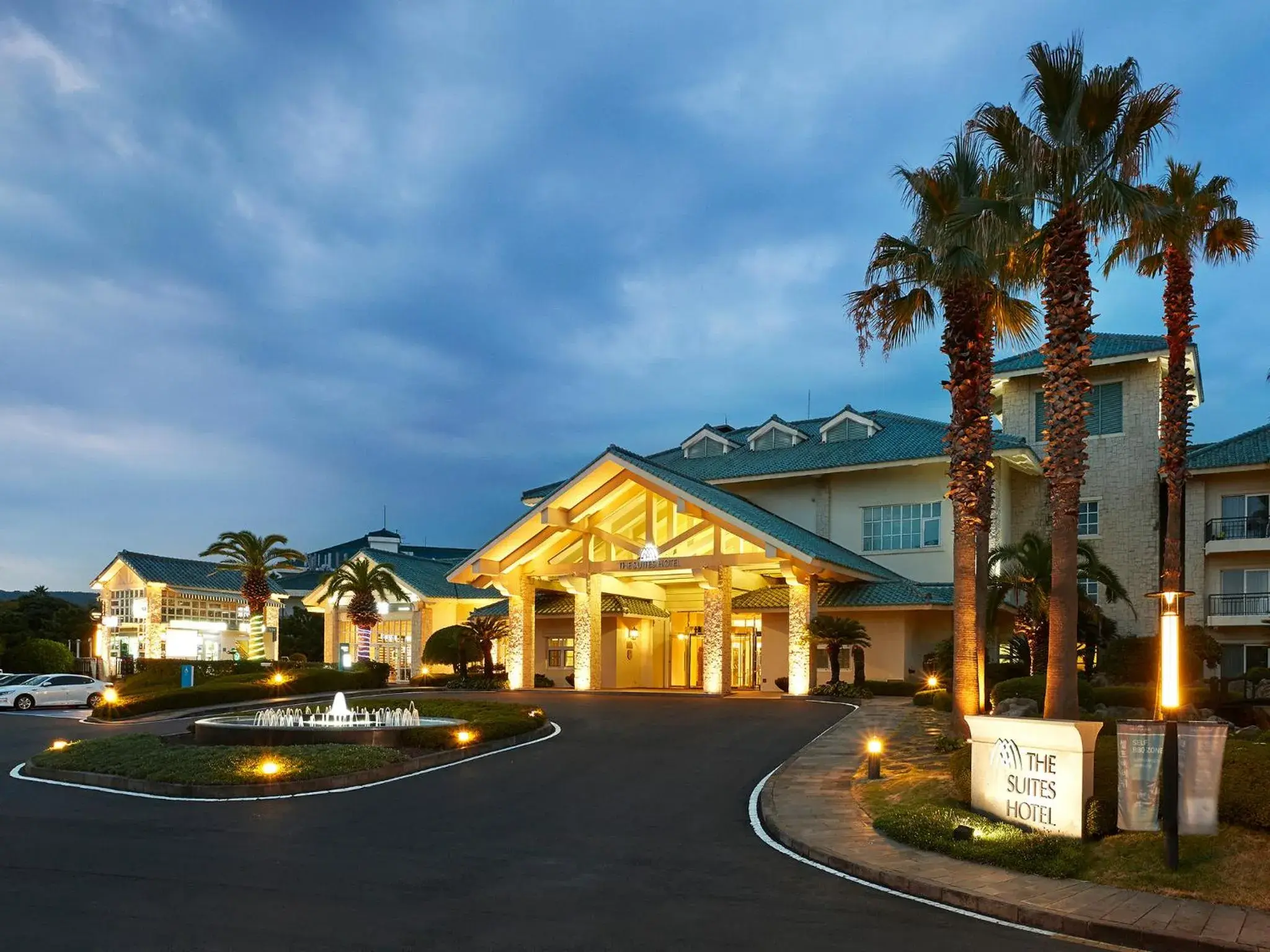 Facade/entrance, Property Building in The Suites Hotel Jeju