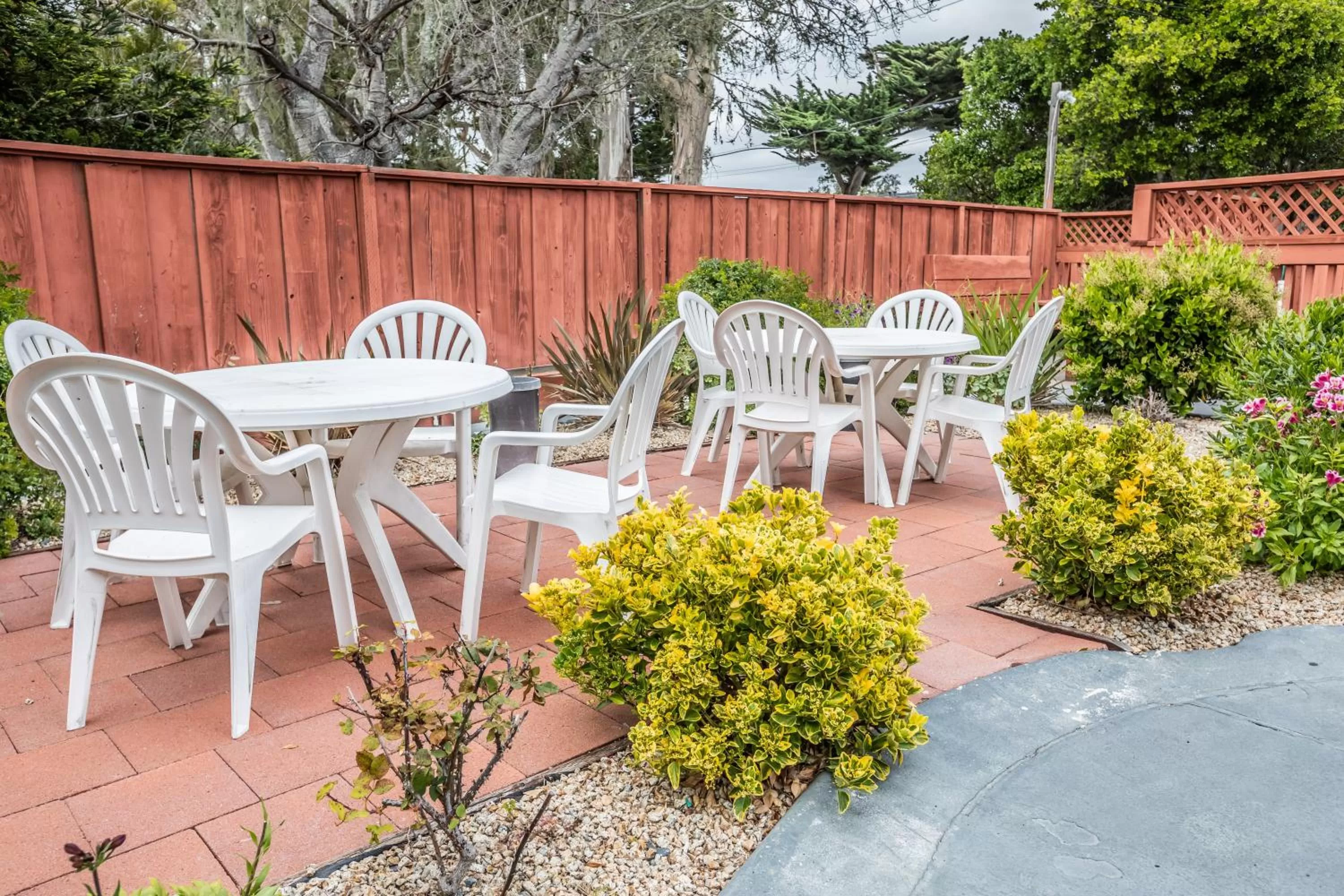 Decorative detail in Pelican Inn