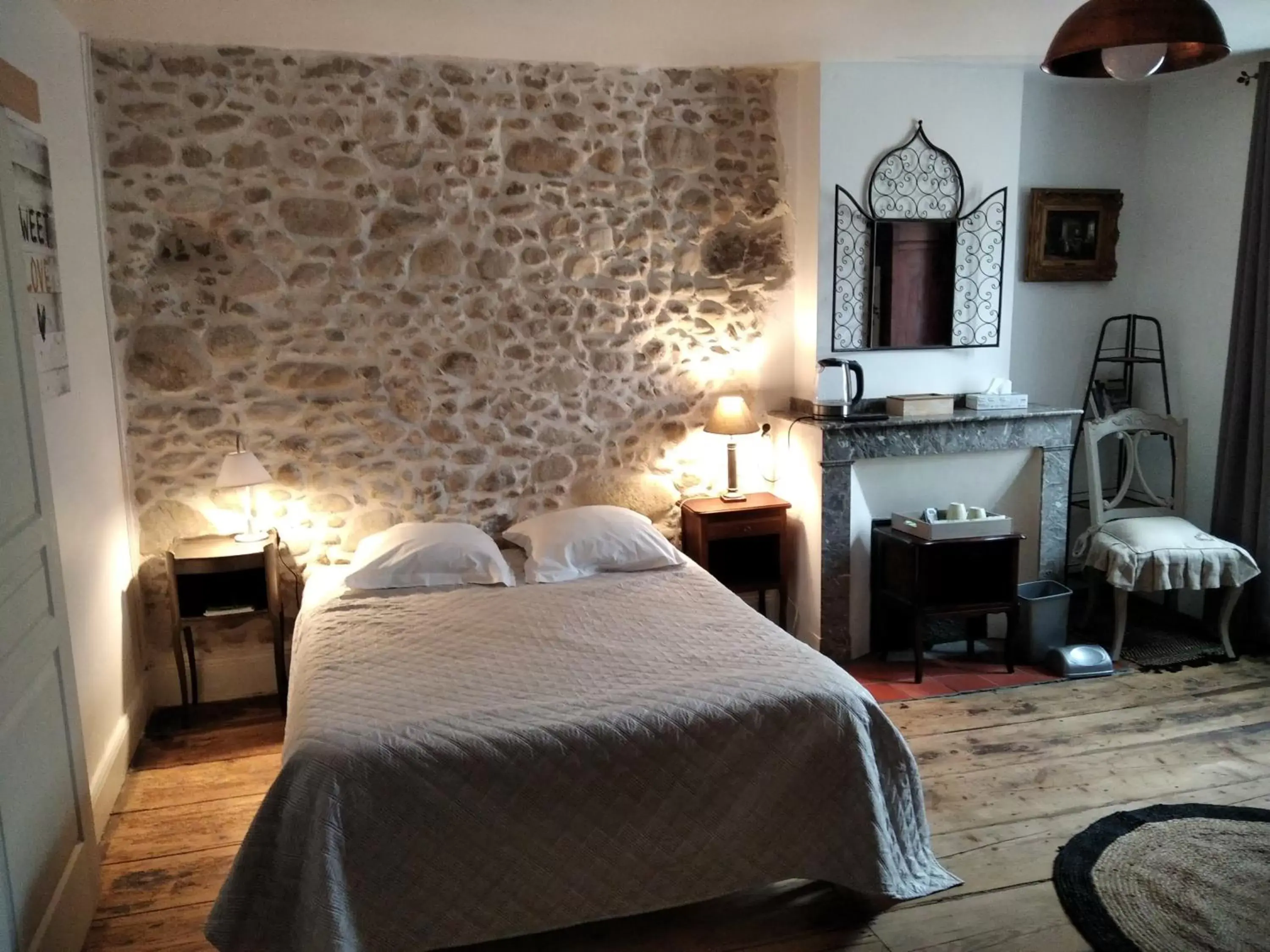 Bedroom, Bed in Maison de ville au pied de la Montagne Noire