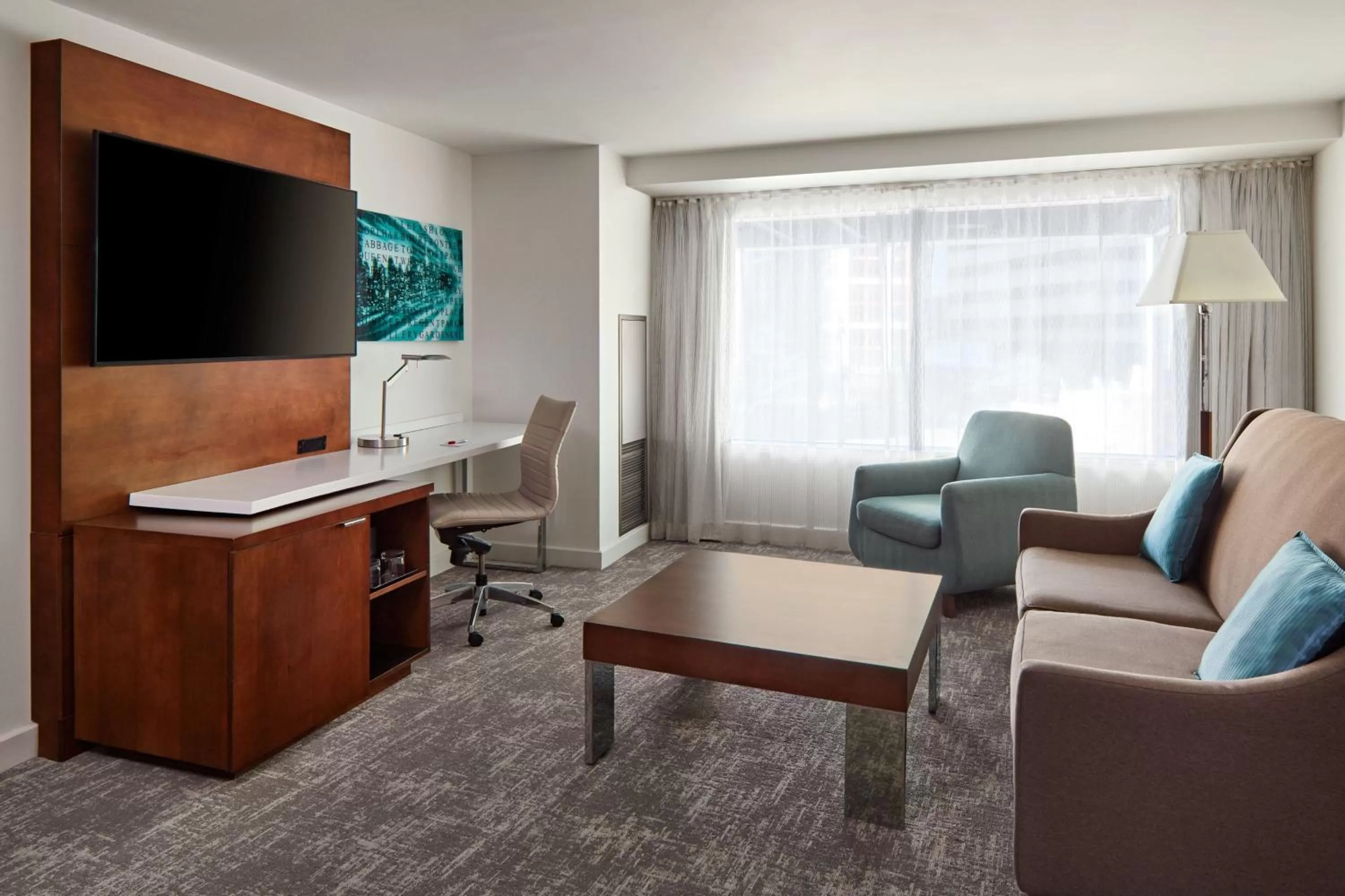 Living room in Toronto Marriott City Centre Hotel
