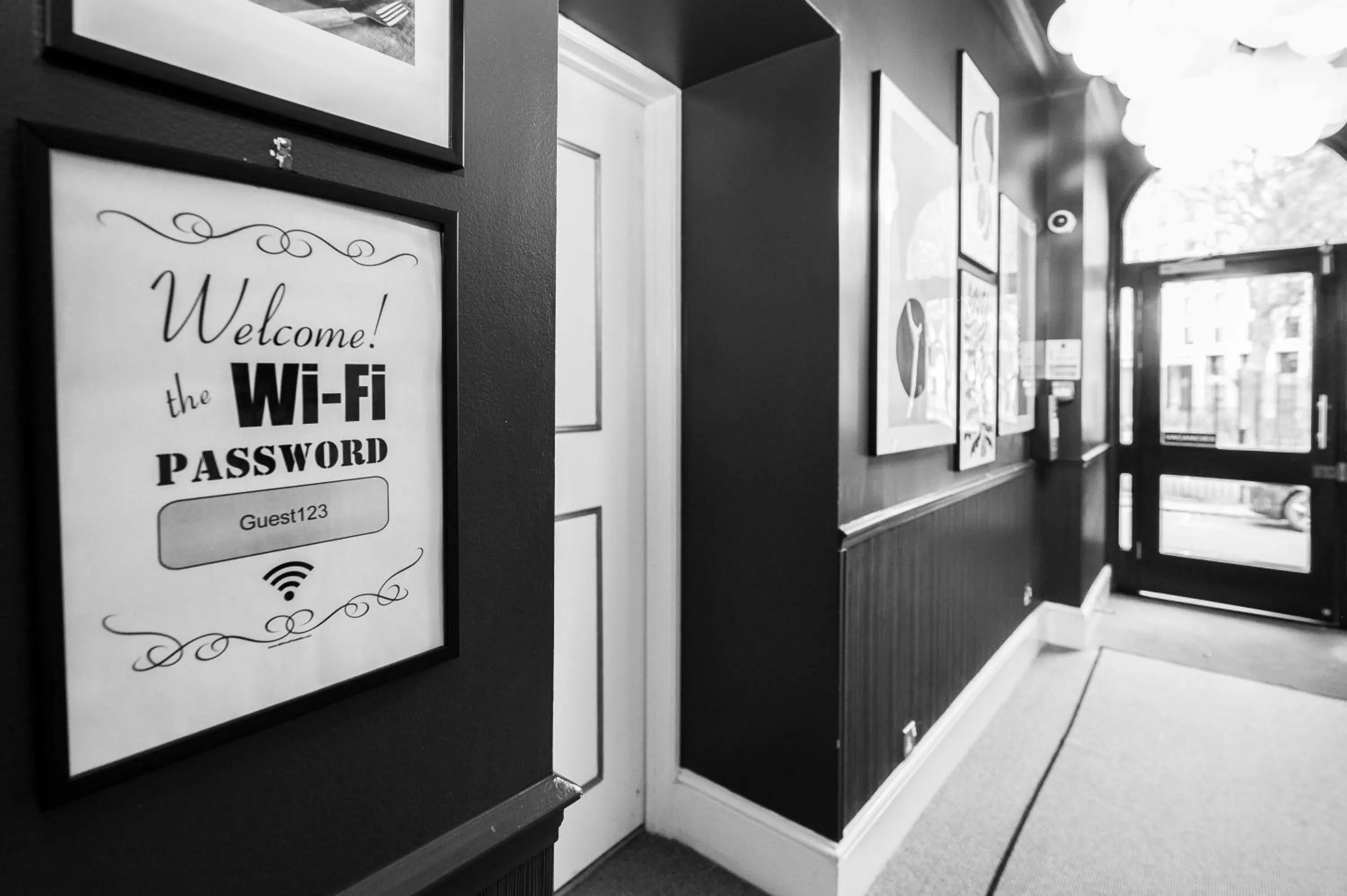 Lobby or reception, Bed in Mentone Hotel