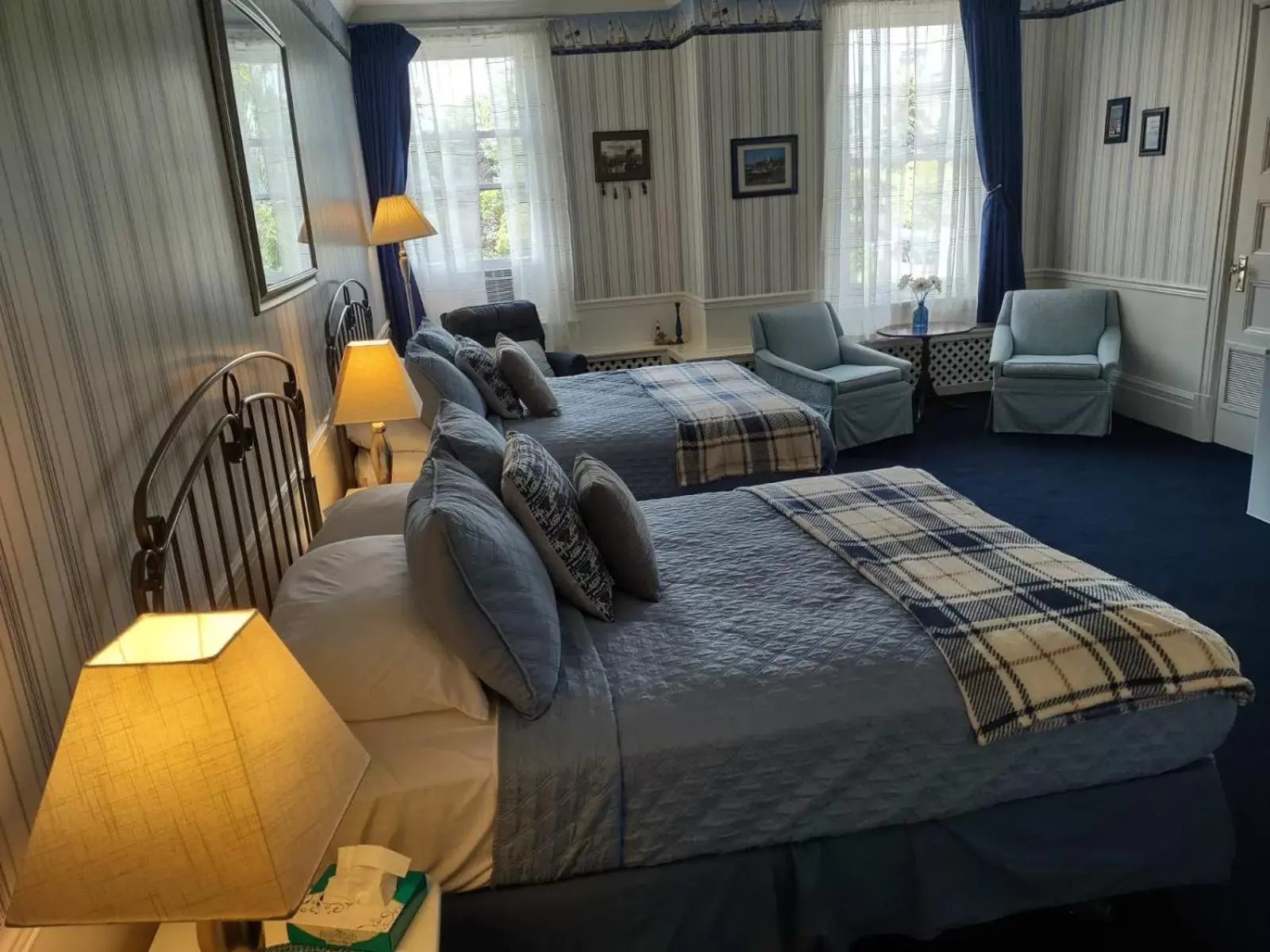 Bedroom in The King George Inn