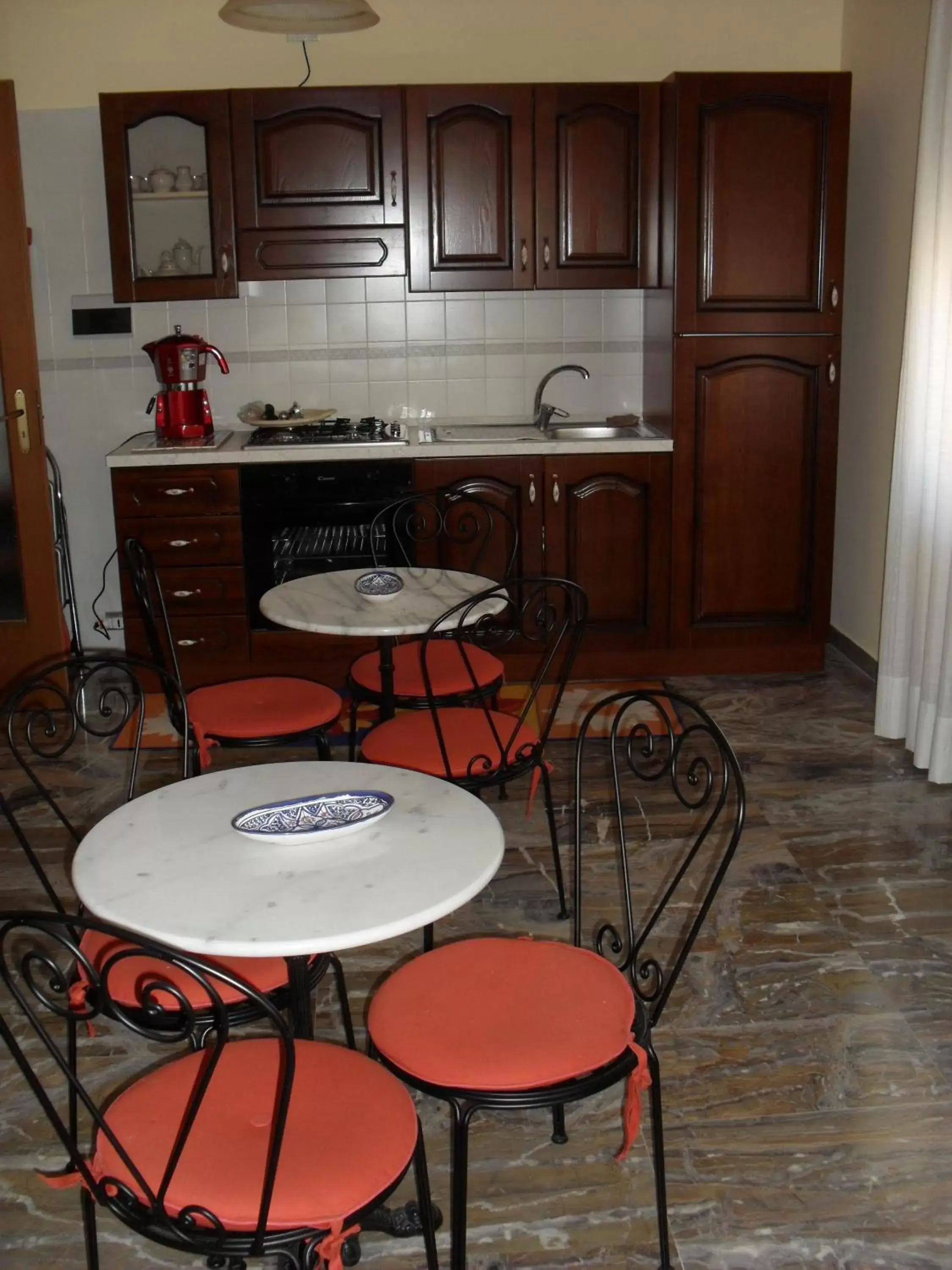 Communal lounge/ TV room, Kitchen/Kitchenette in Agave