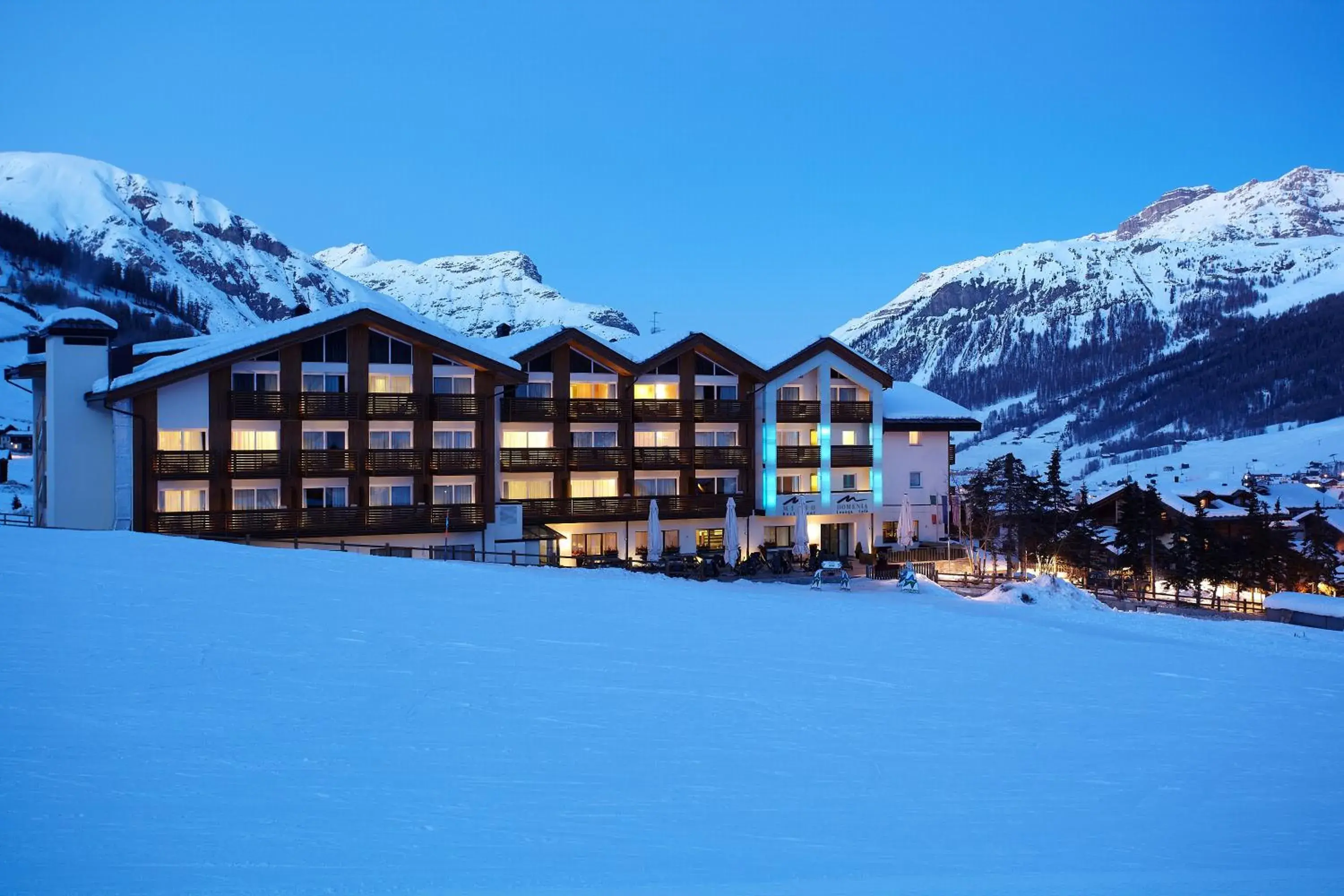 Night, Winter in Hotel Lac Salin Spa & Mountain Resort