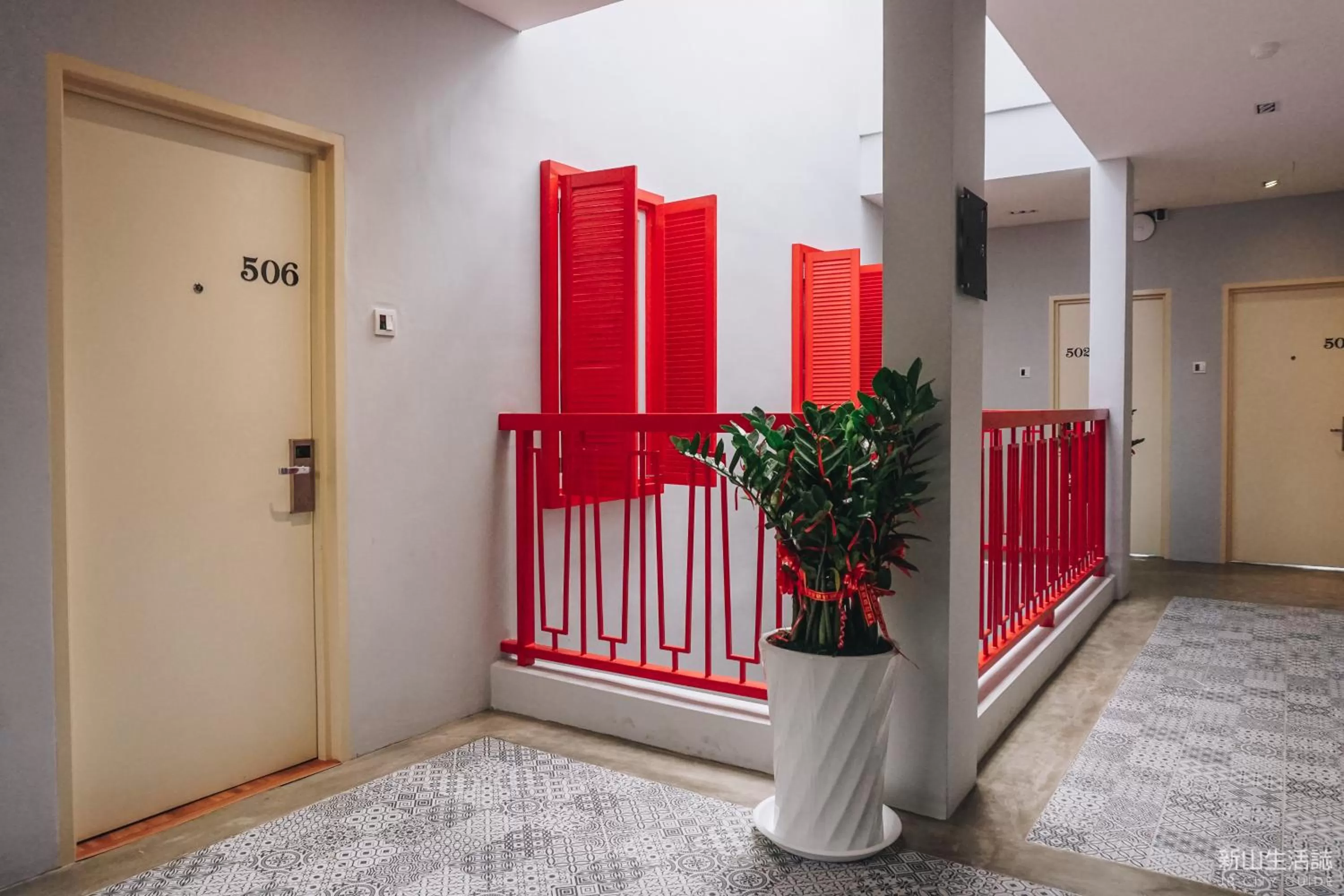 HOTEL CIQ, JALAN TRUS