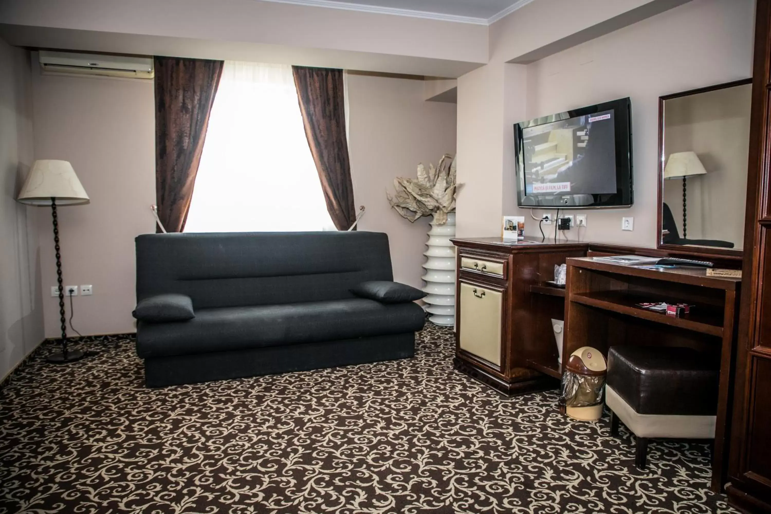 TV and multimedia, Seating Area in Hotel Megalos