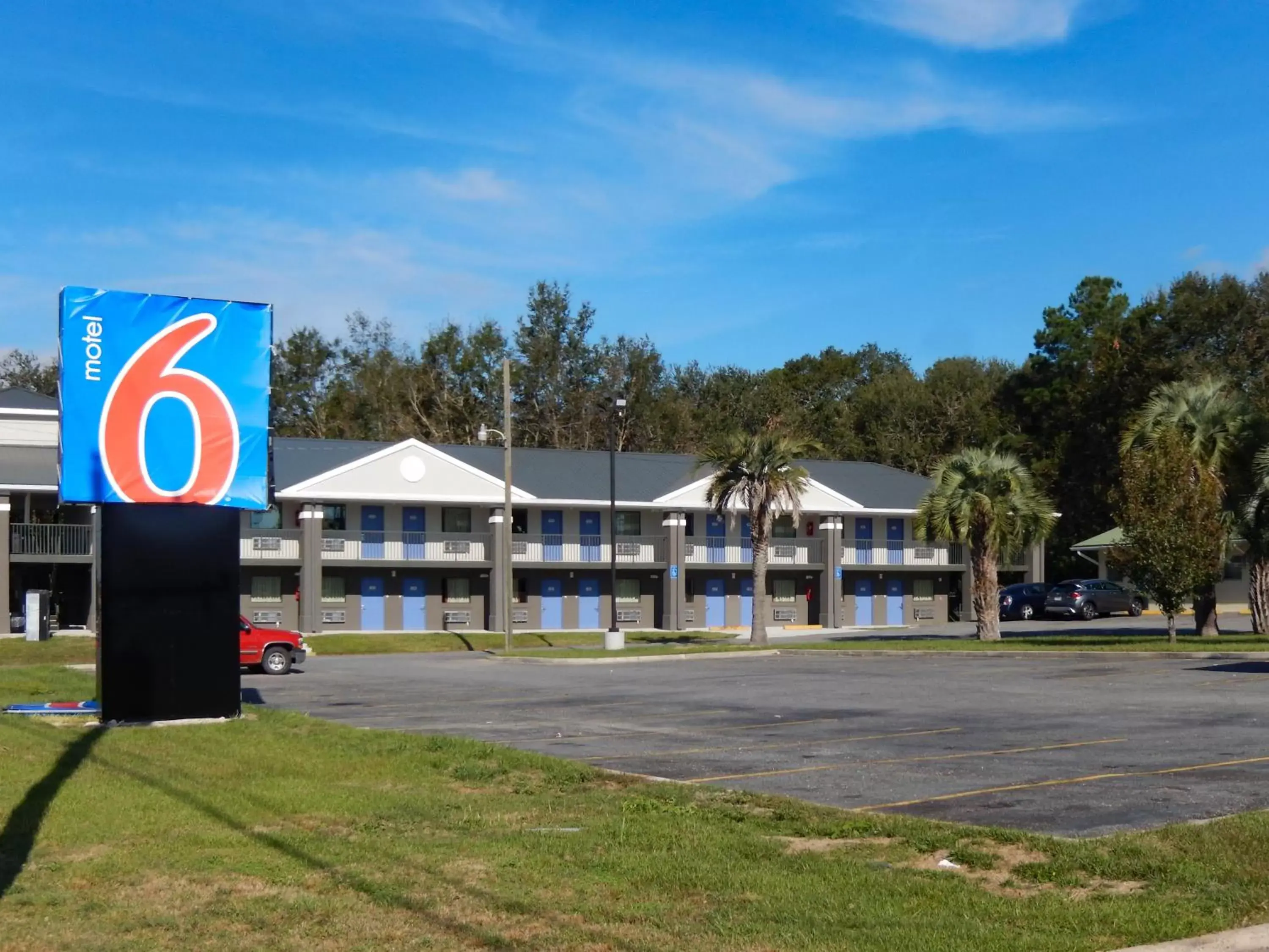 Property Building in Motel 6-Moultrie, GA