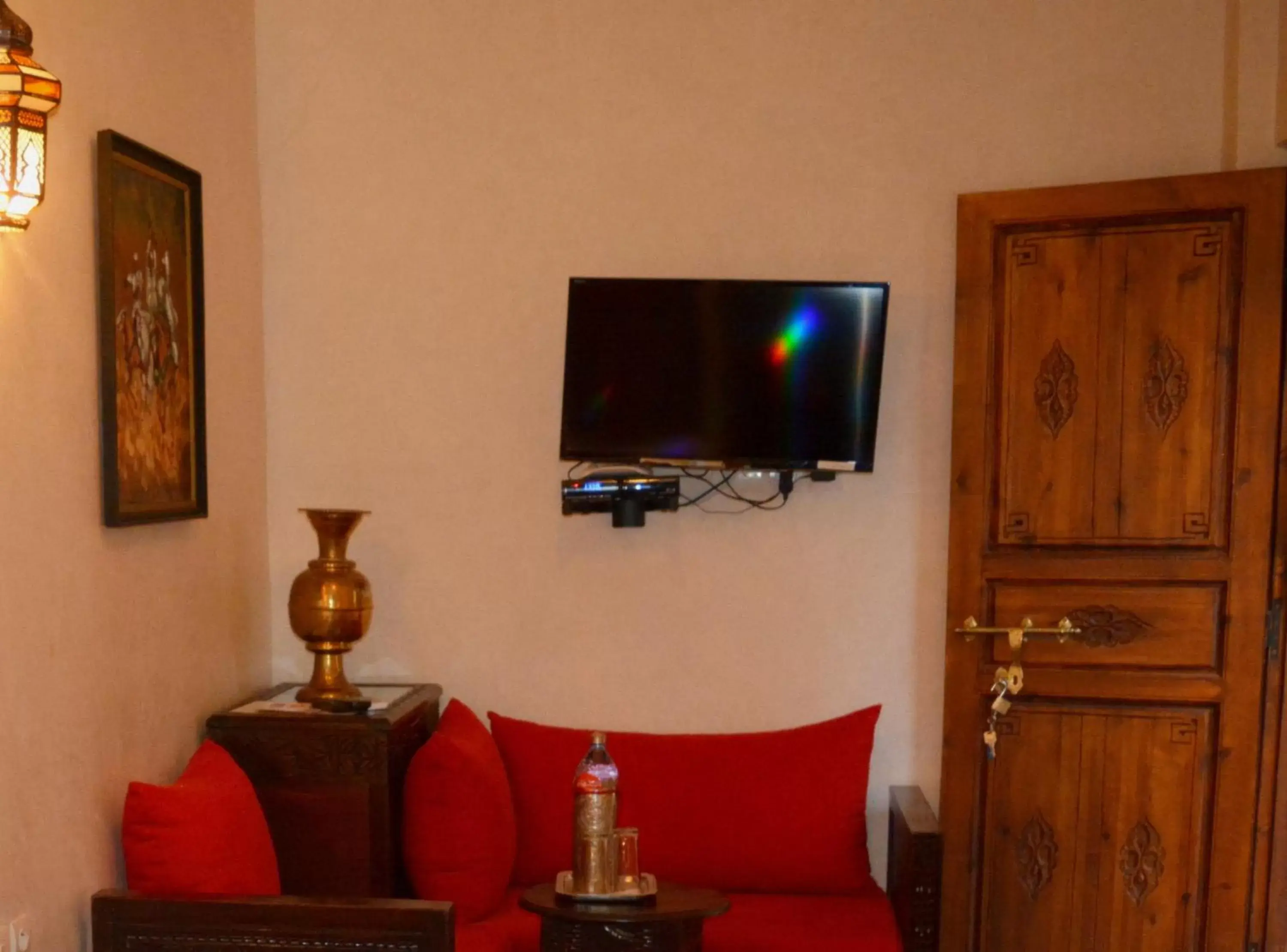 Staff, TV/Entertainment Center in Riad Ghali Hotel & SPA