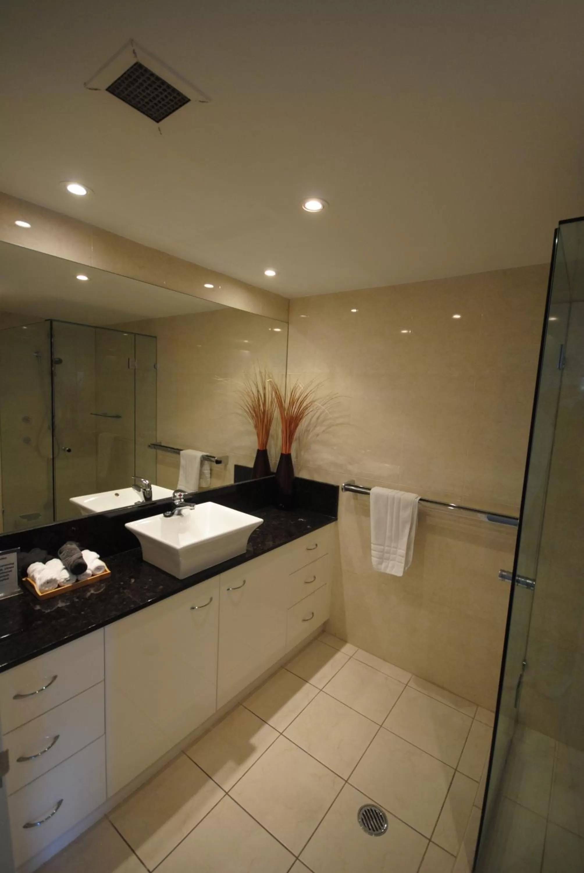 Bathroom in Albatross North Apartments