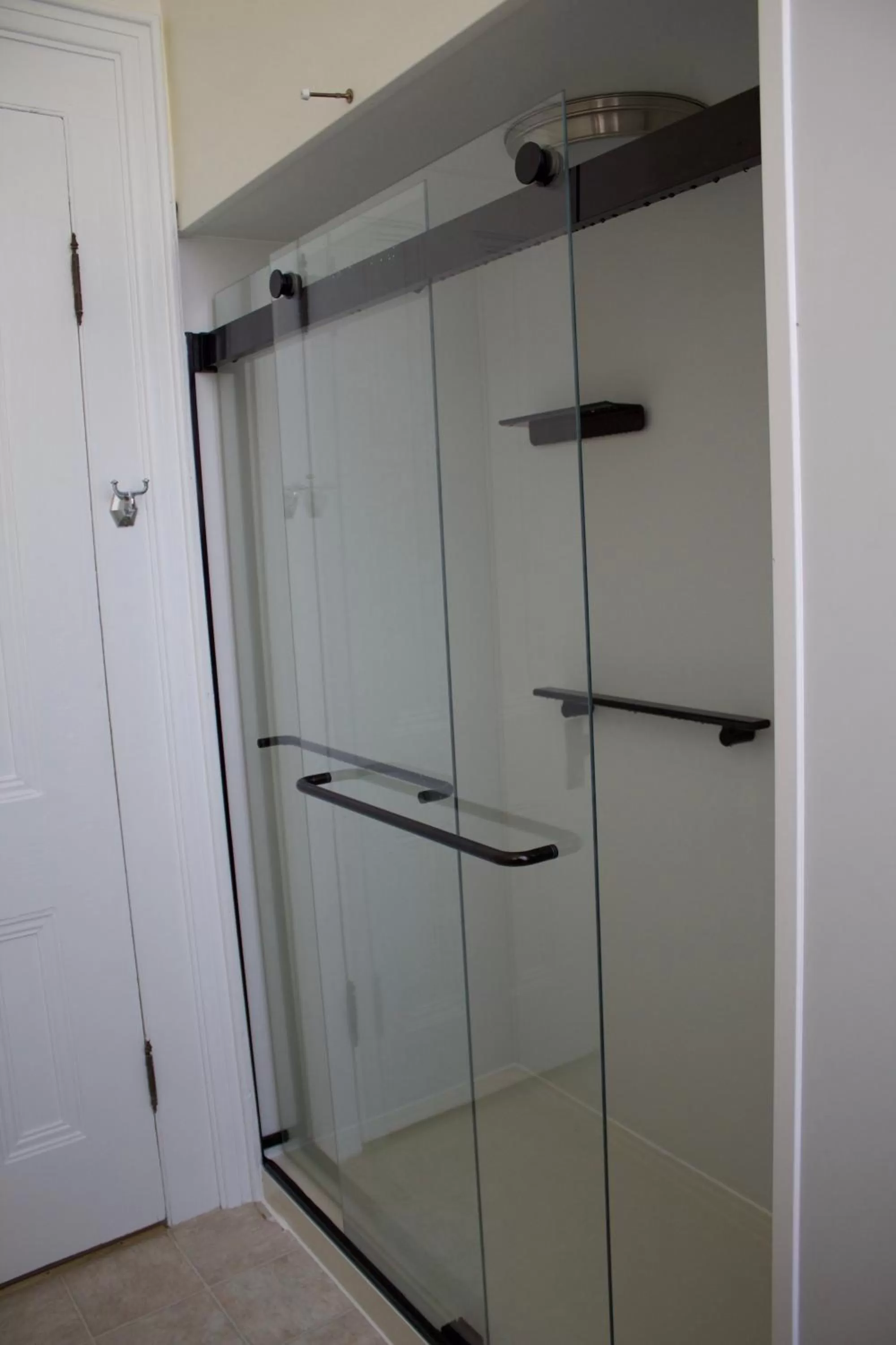 Shower in The Gridley Inn B&B