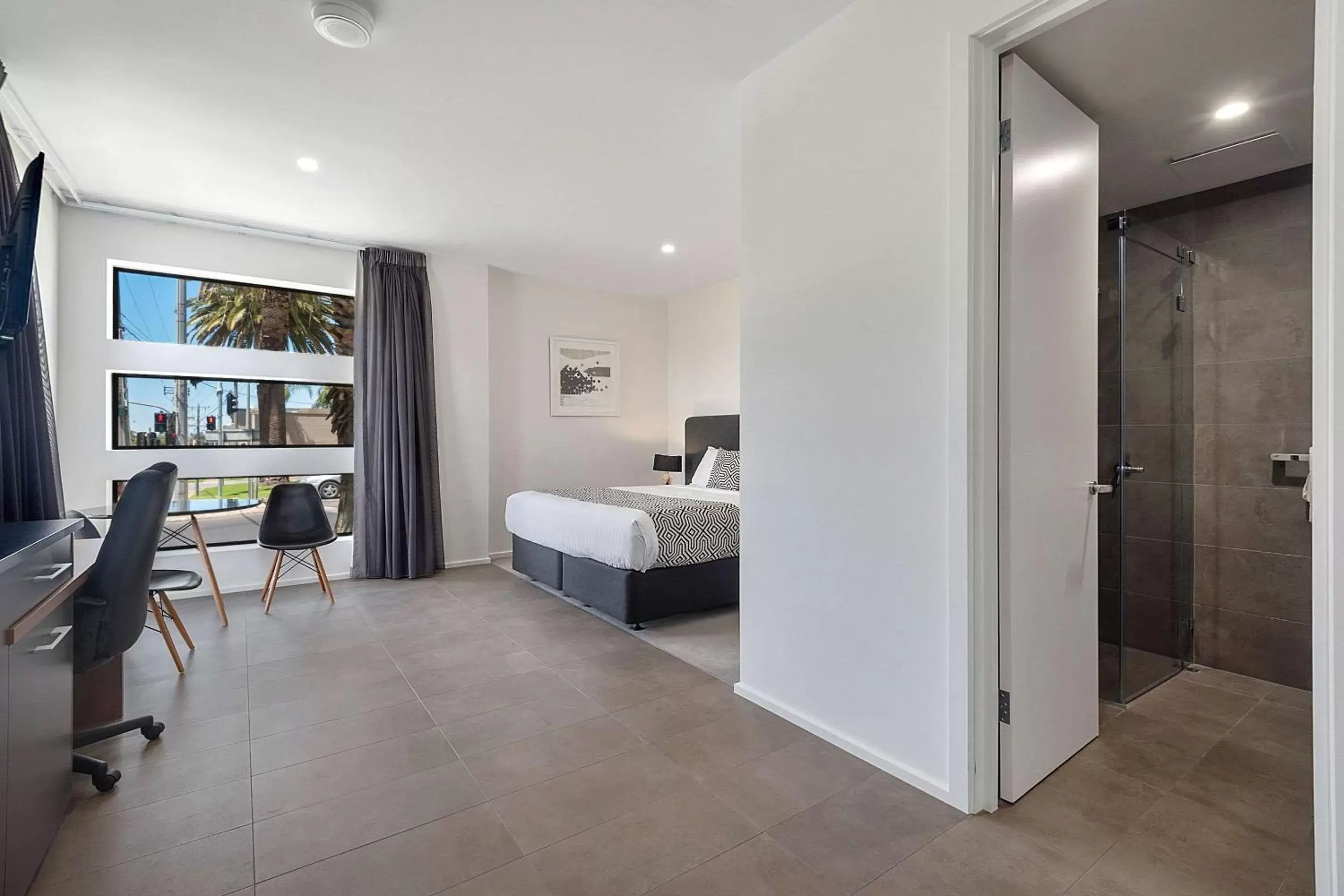 Bedroom, Bed in Quality Hotel Mildura Grand