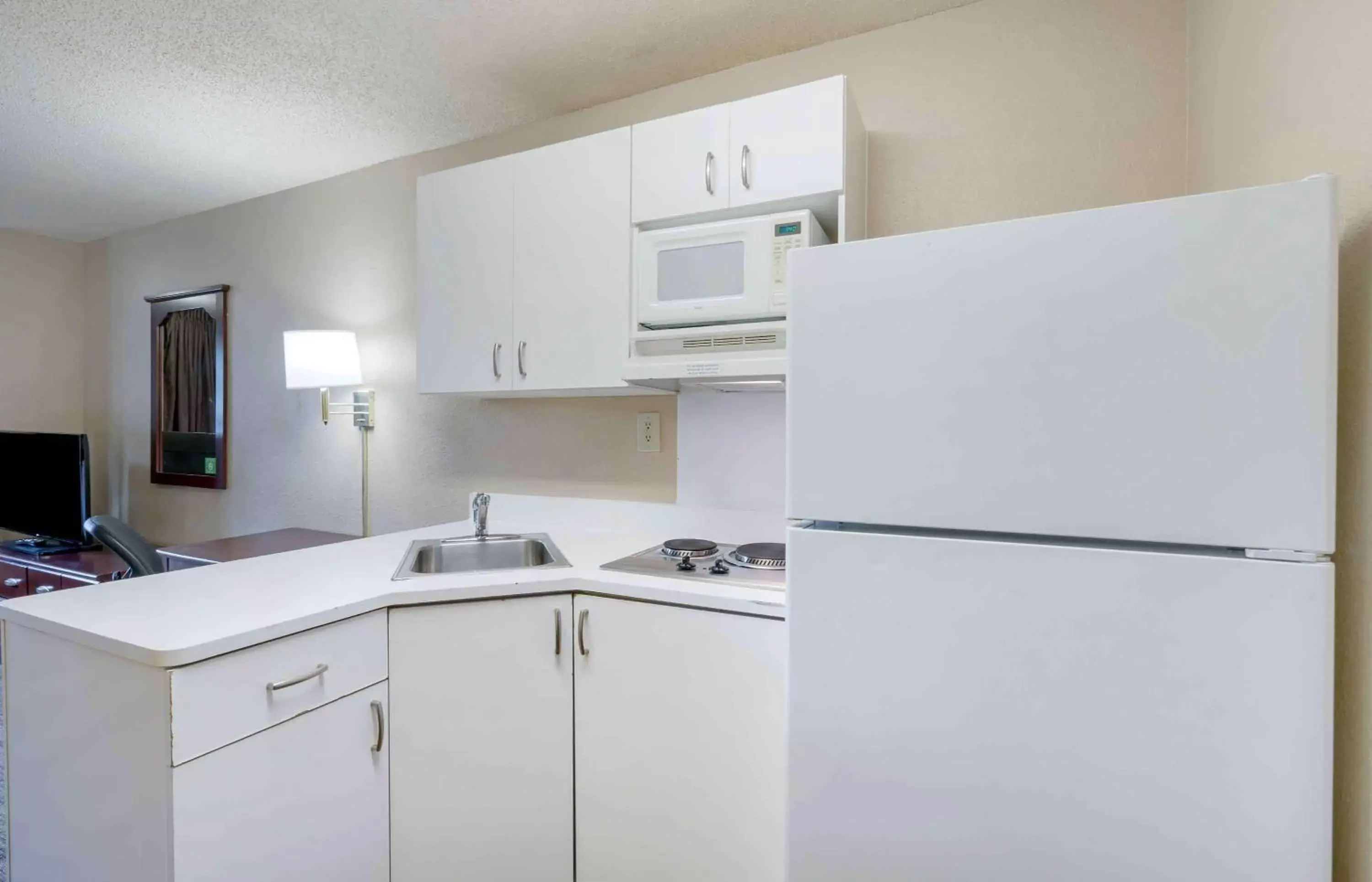 Bedroom, Kitchen/Kitchenette in Extended Stay America - Orlando - Maitland - 1760 Pembrook Dr.