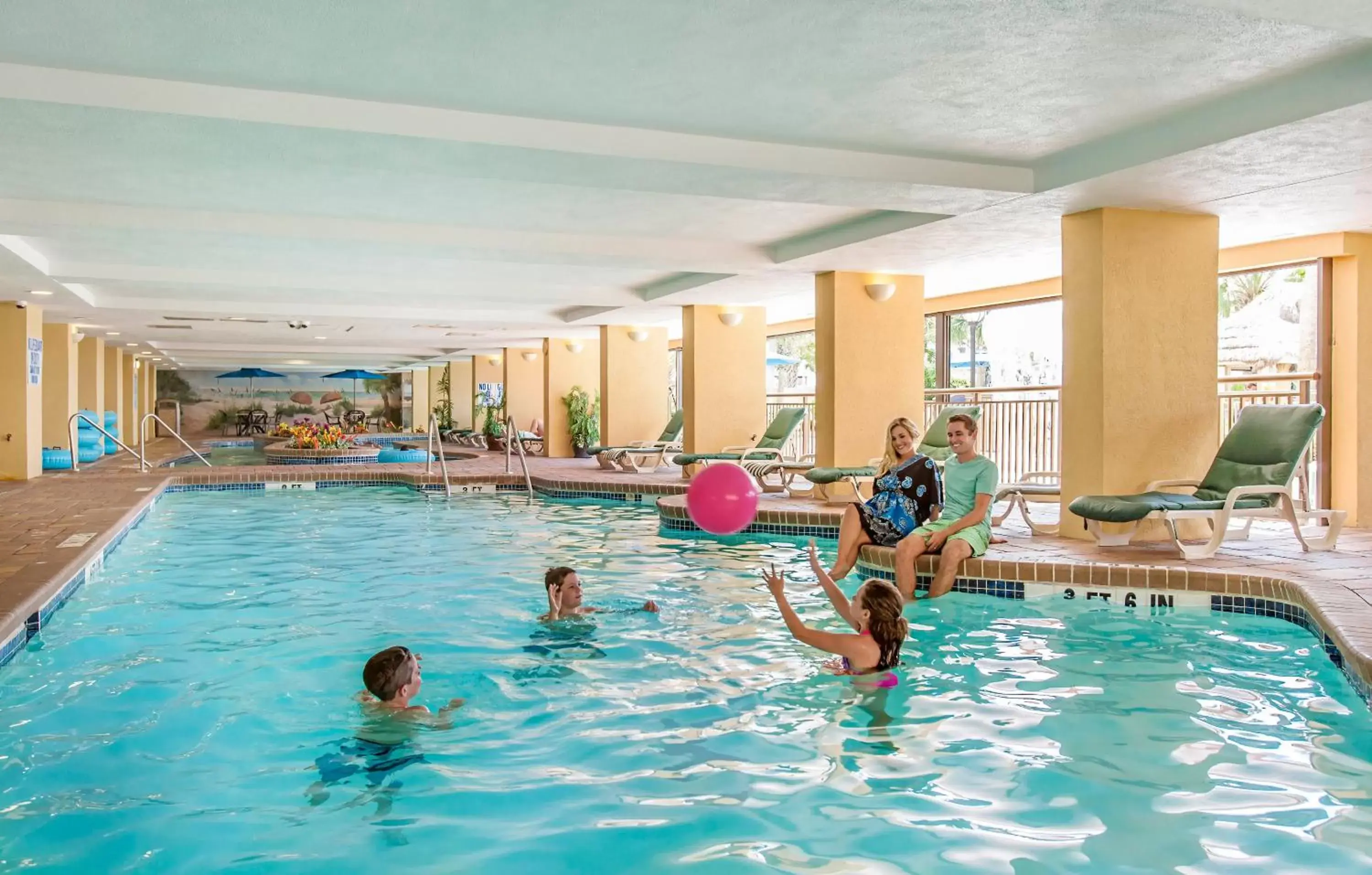 Swimming Pool in Holiday Inn At the Pavilion - Independent