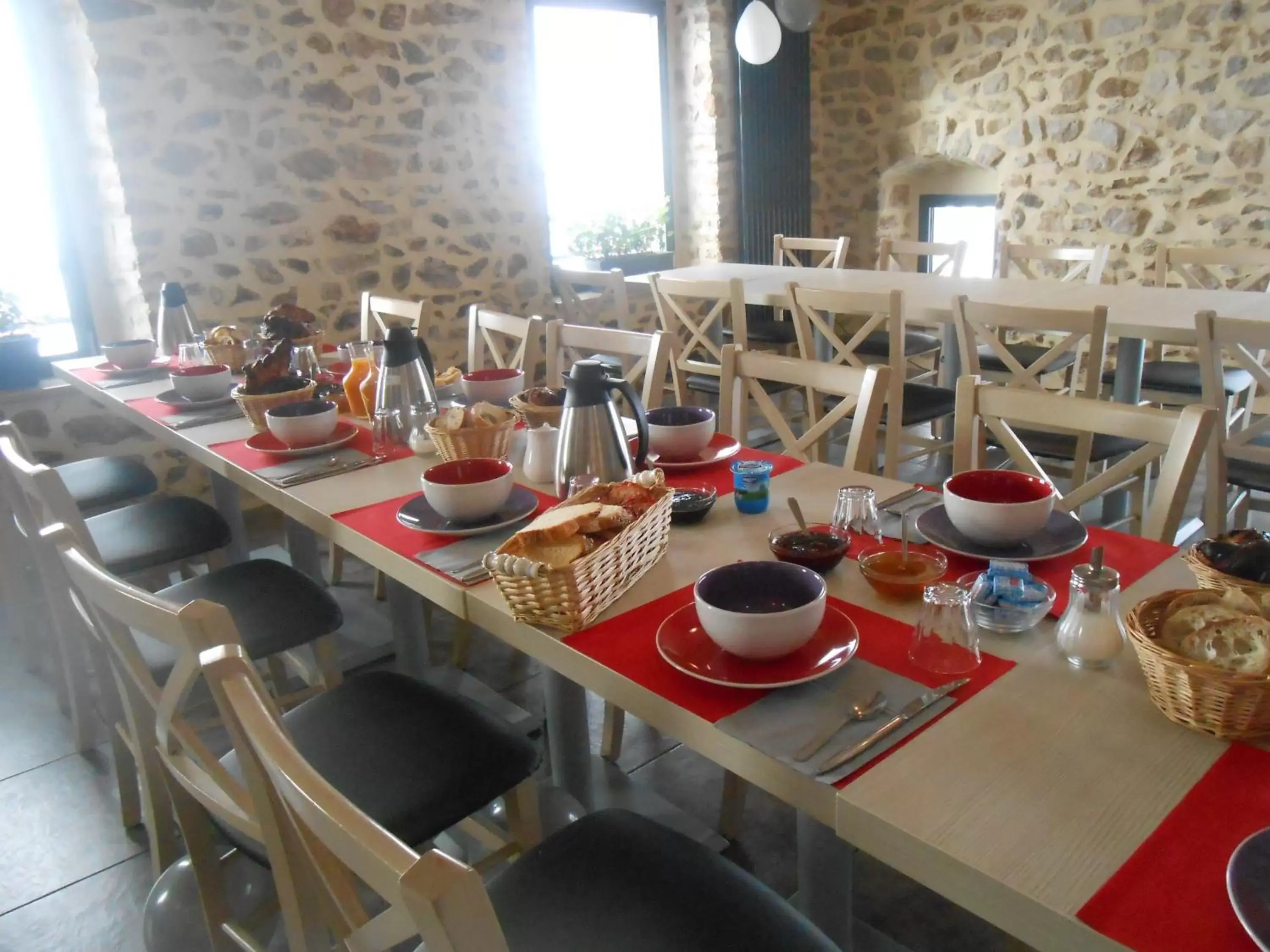 Dining area in Auberge des Myrtilles