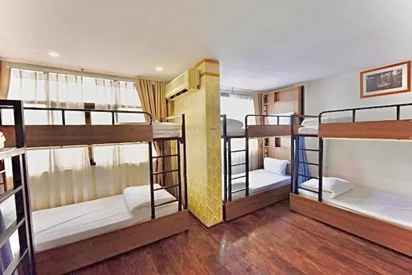 Bedroom, Bunk Bed in Hanoi Marriotte Hotel