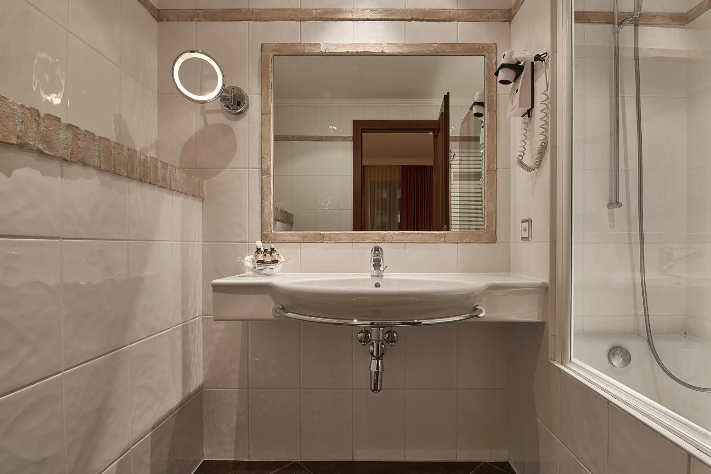 Bathroom in Hotel d'Allèves